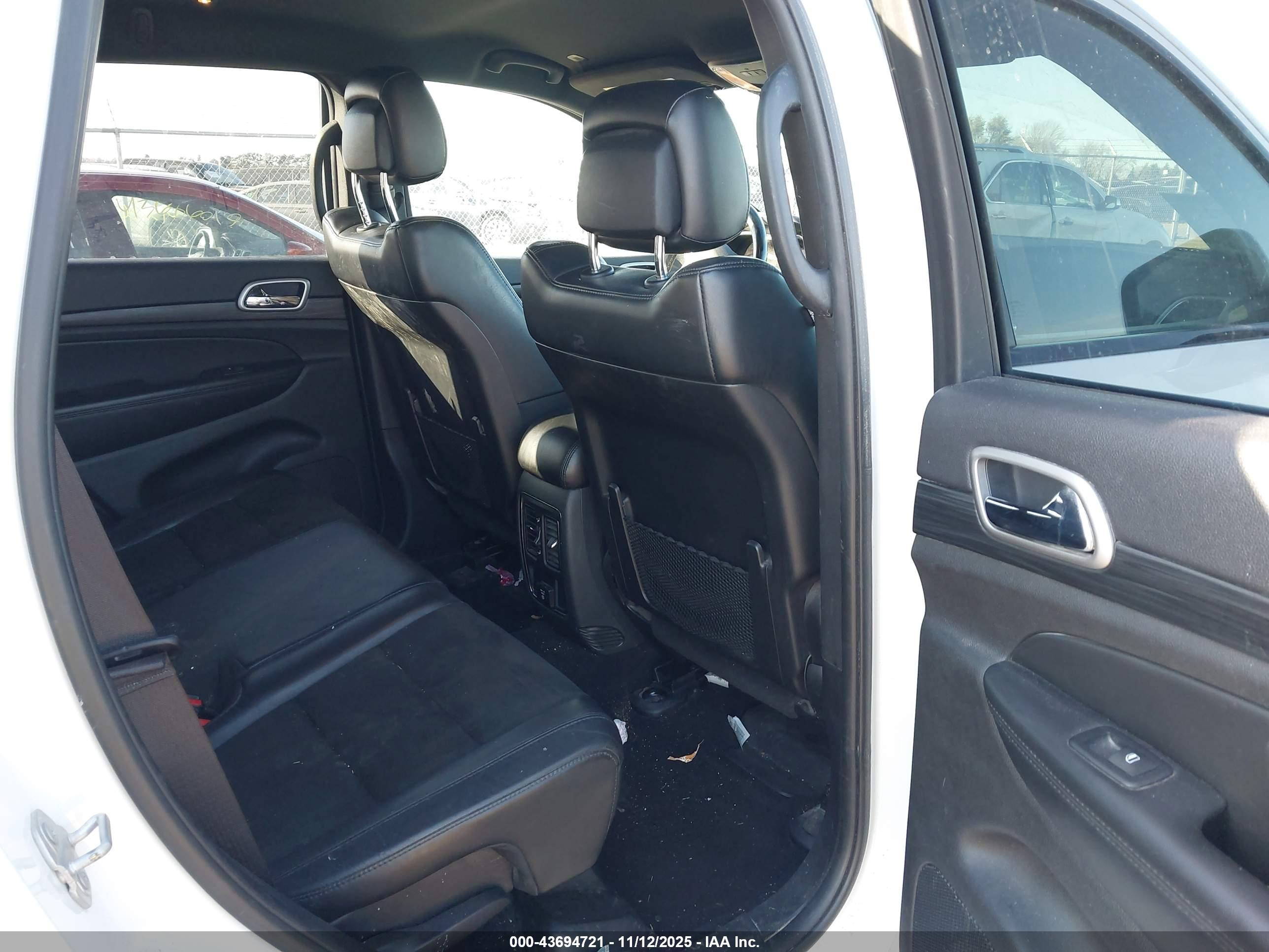 JEEP GRAND image 8