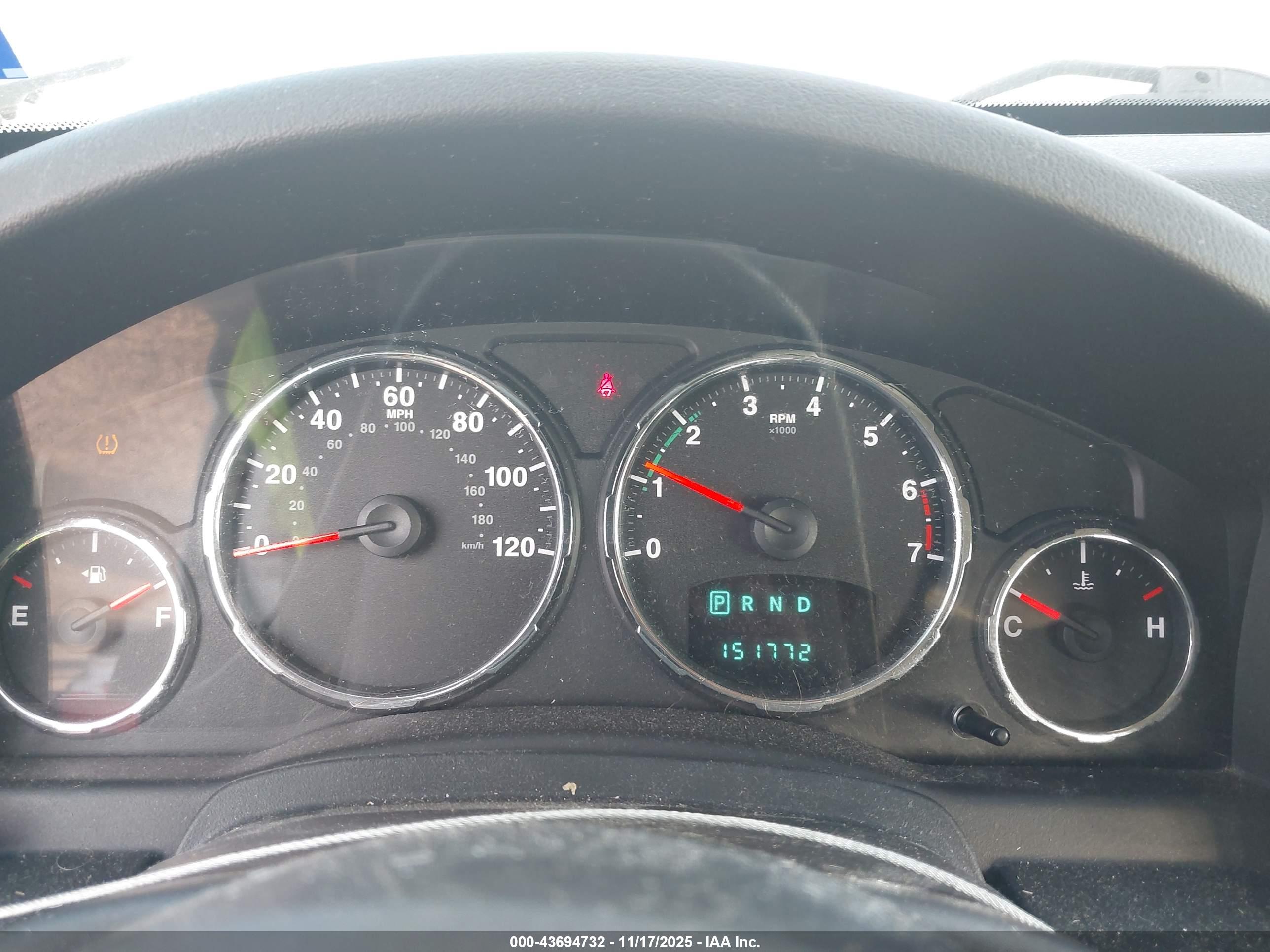 JEEP LIBERTY image 7
