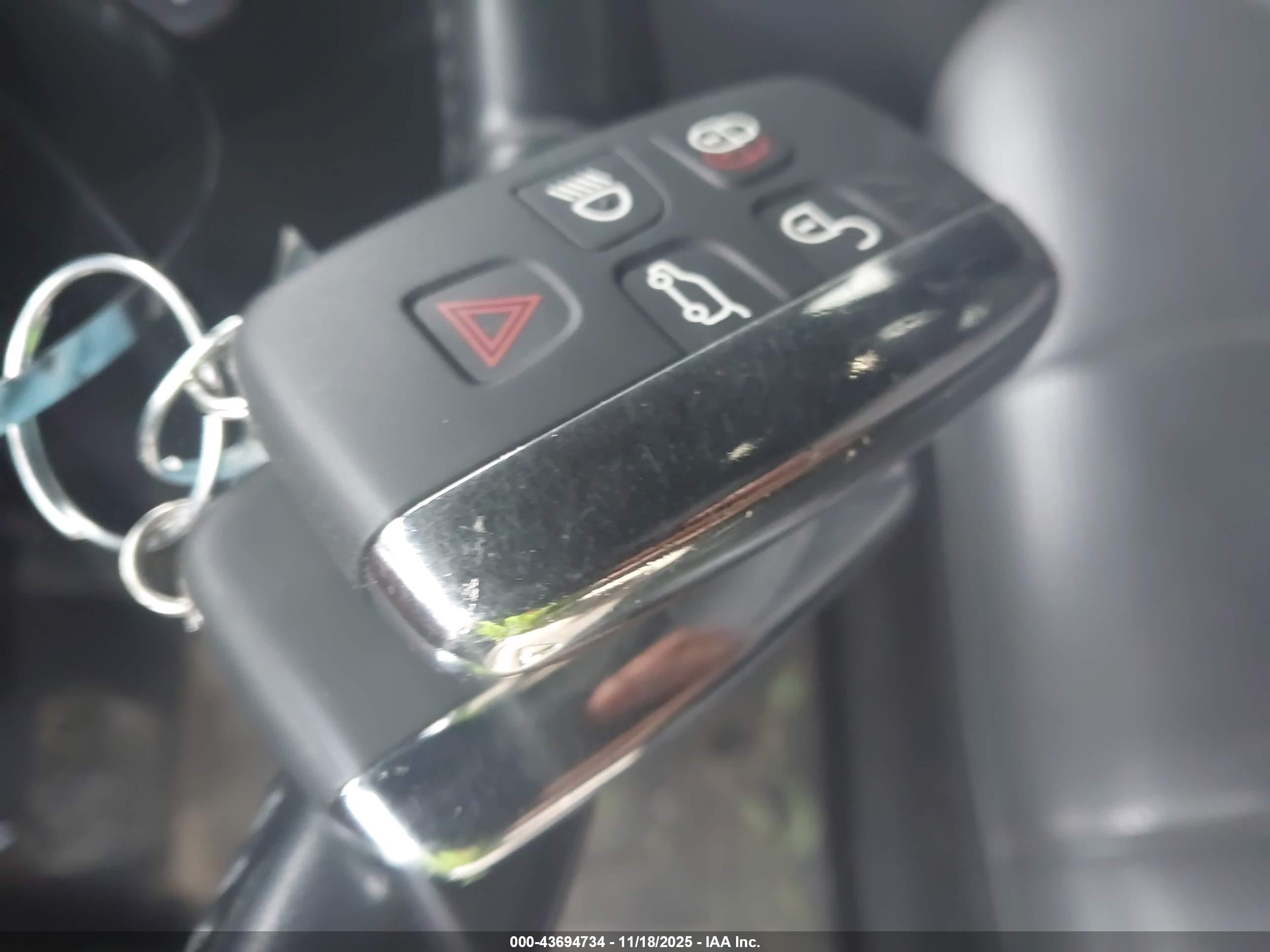 LAND ROVER image 11