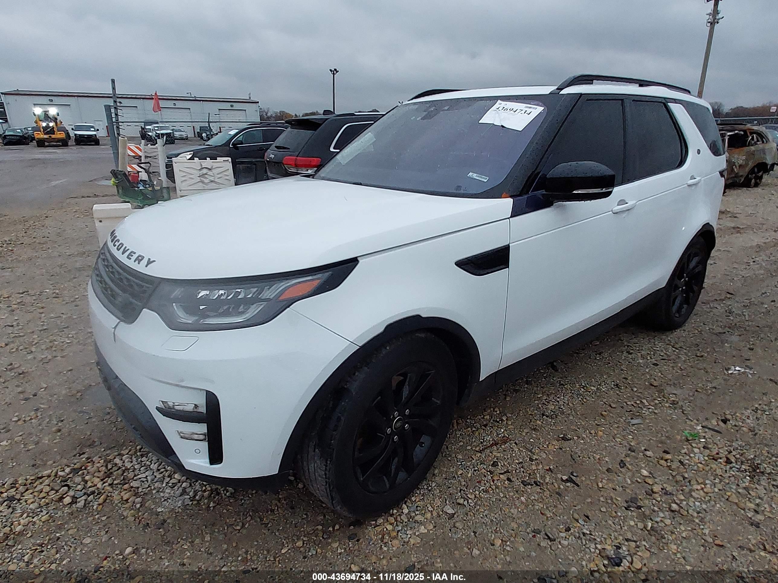 LAND ROVER image 2