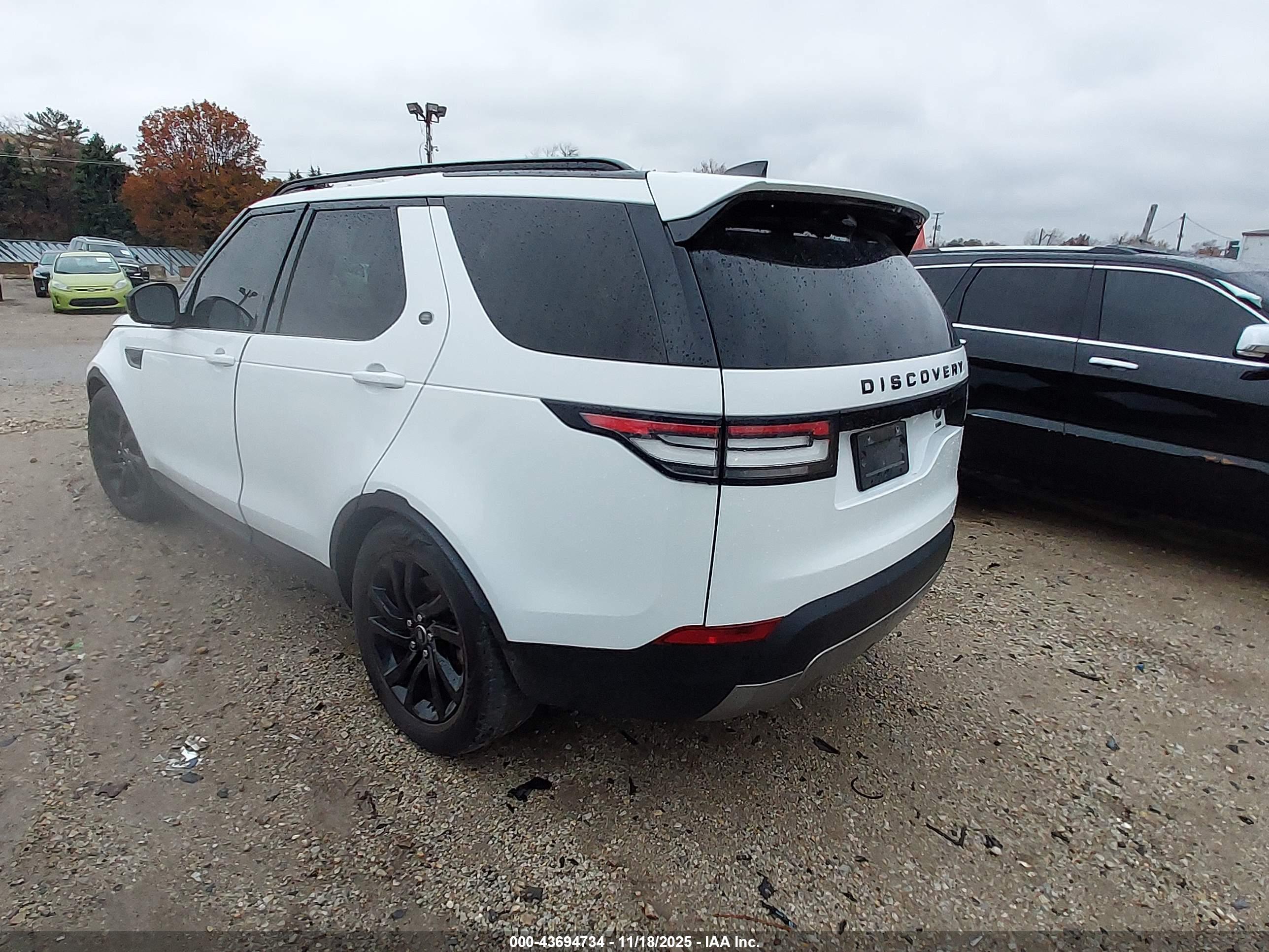 LAND ROVER image 3