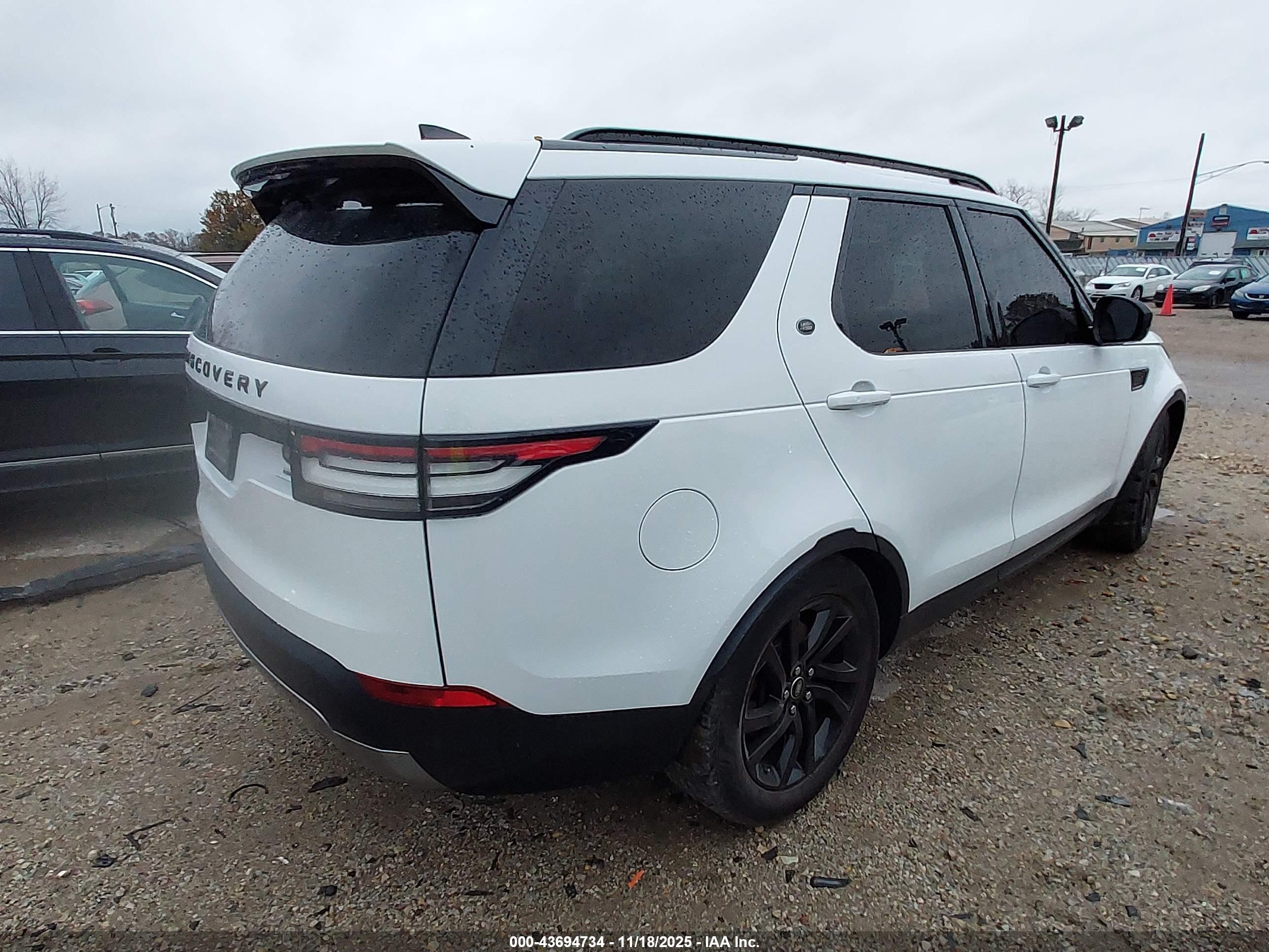 LAND ROVER image 4