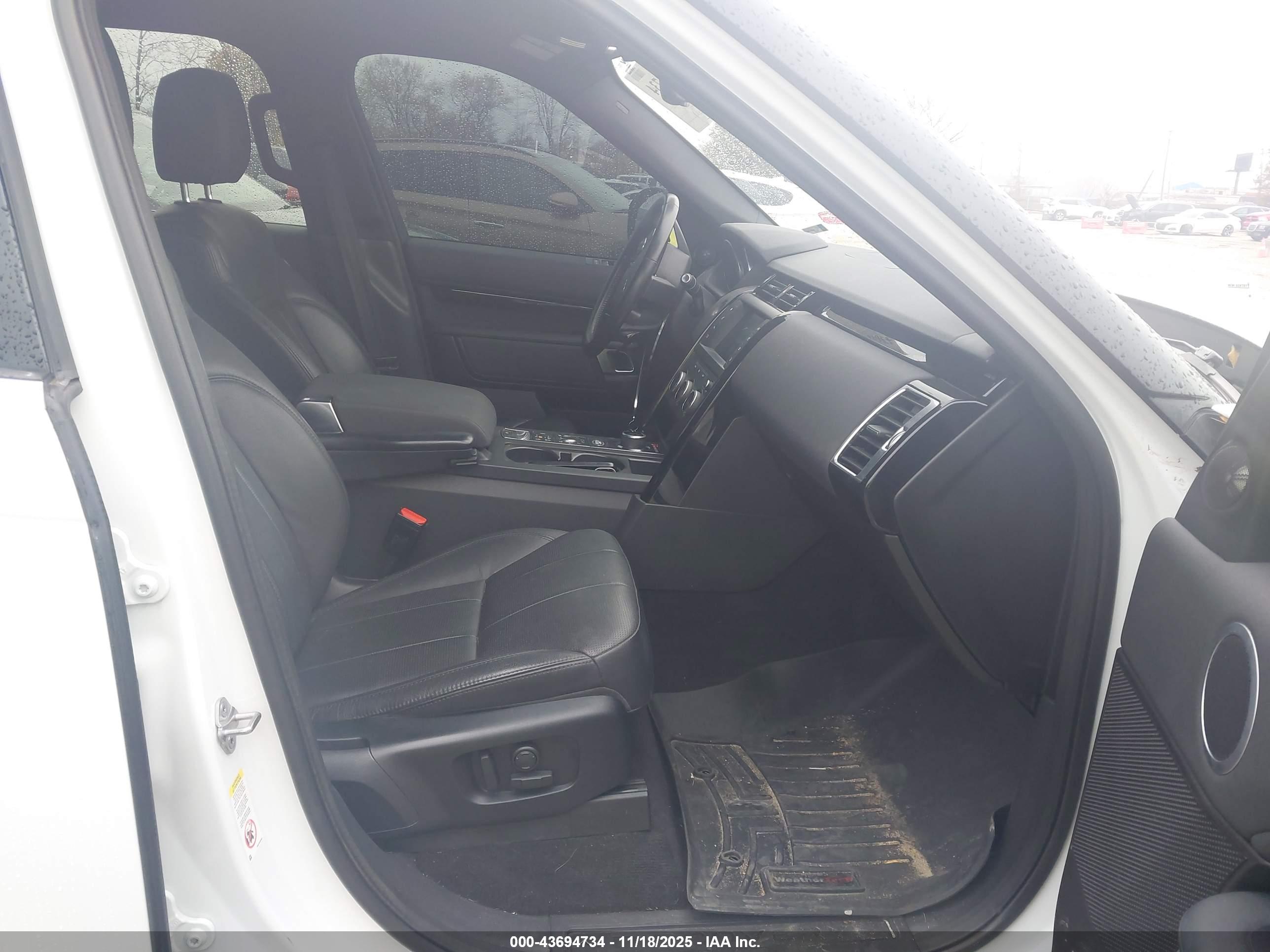 LAND ROVER image 5