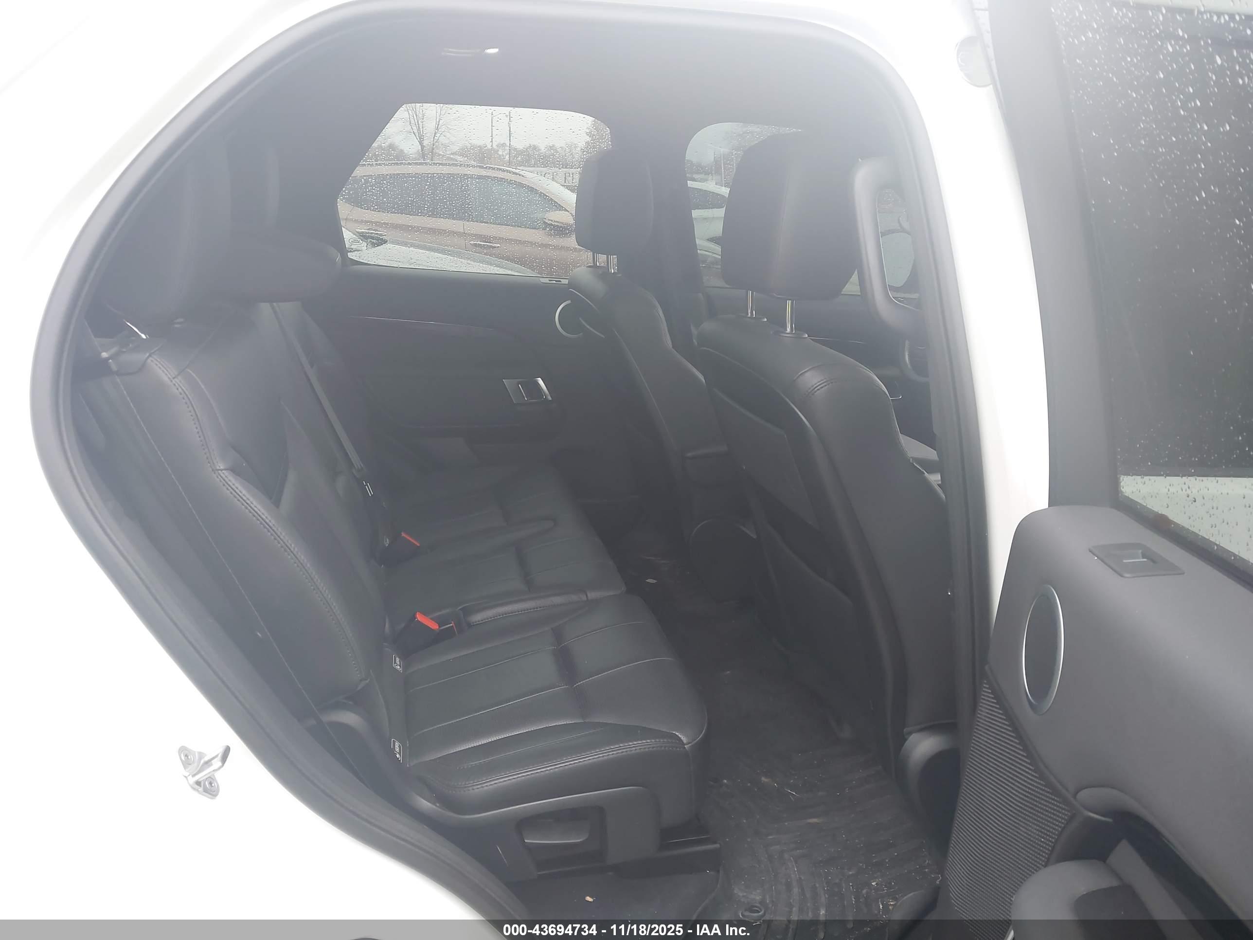 LAND ROVER image 8