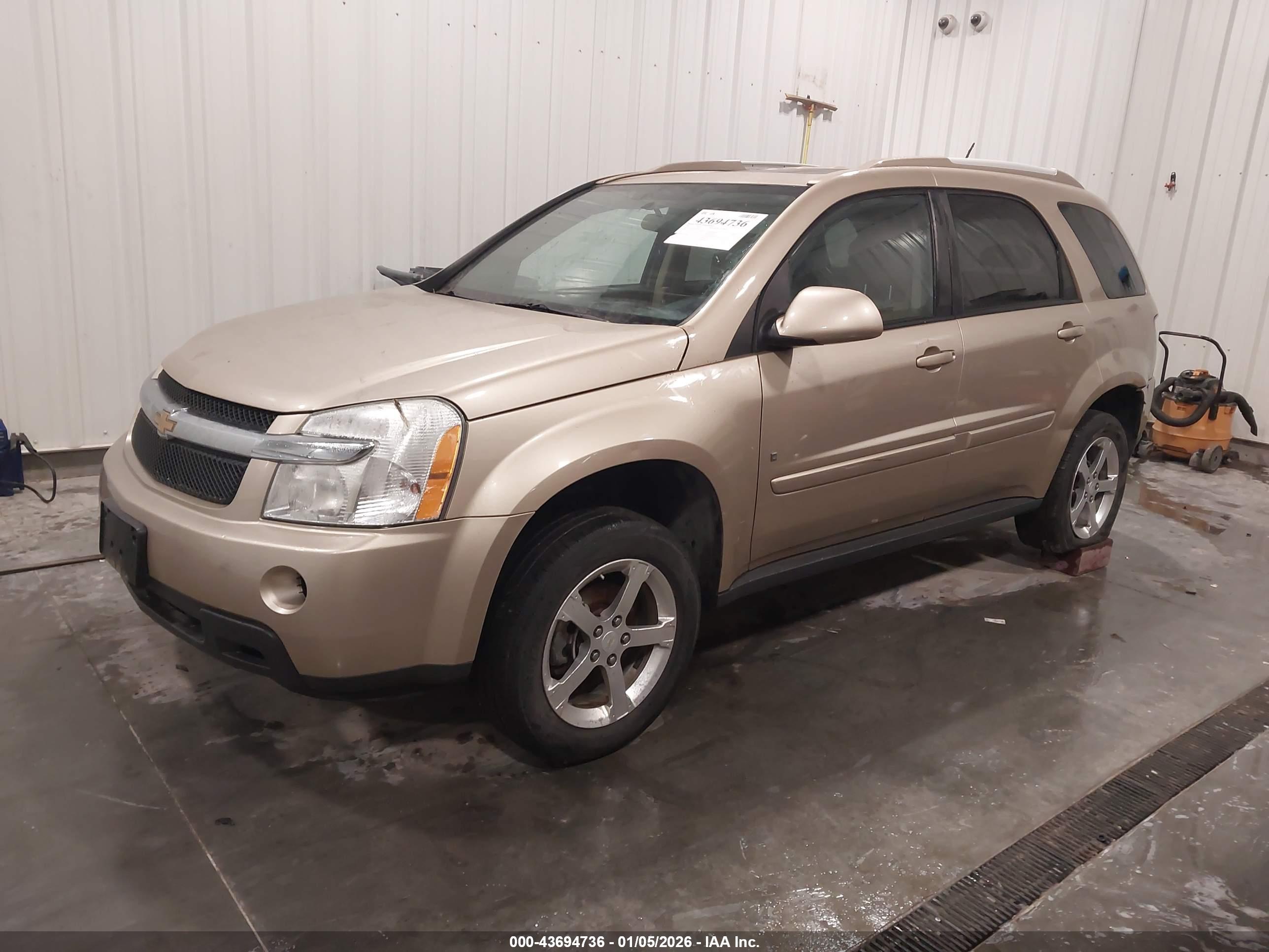CHEVROLET EQUINOX image 2