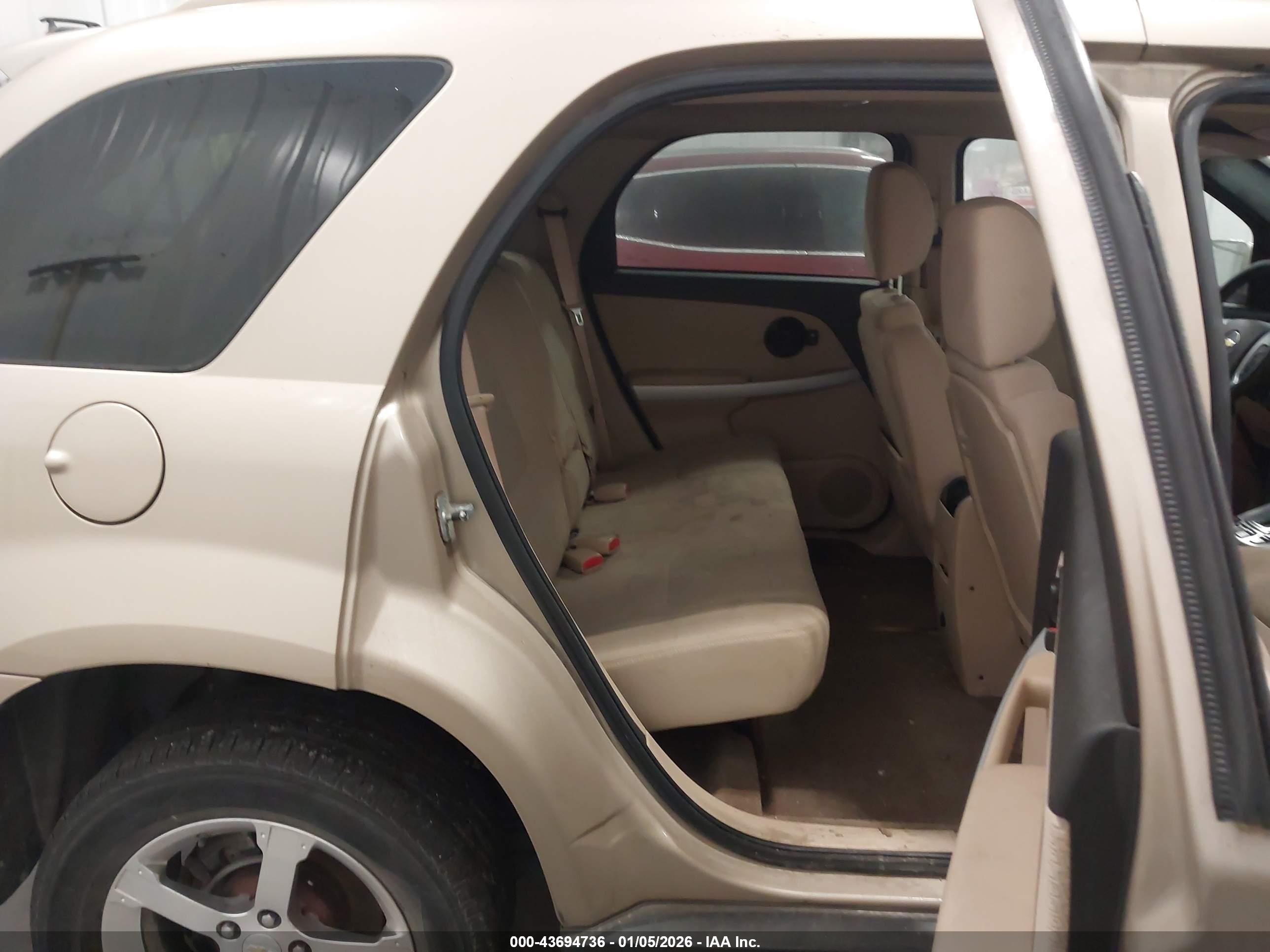 CHEVROLET EQUINOX image 8