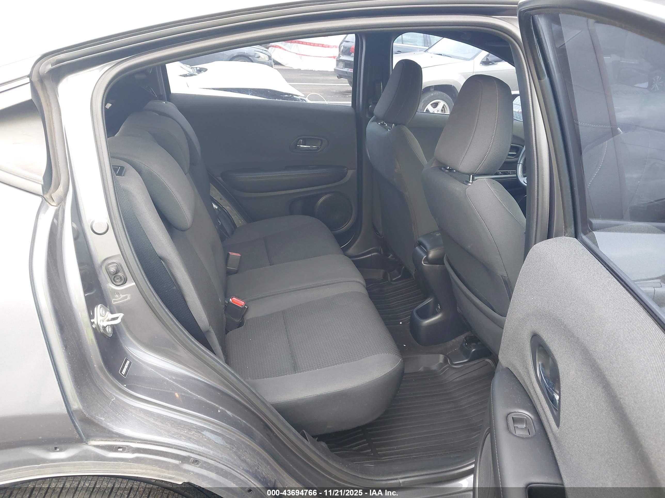 HONDA HR-V image 8