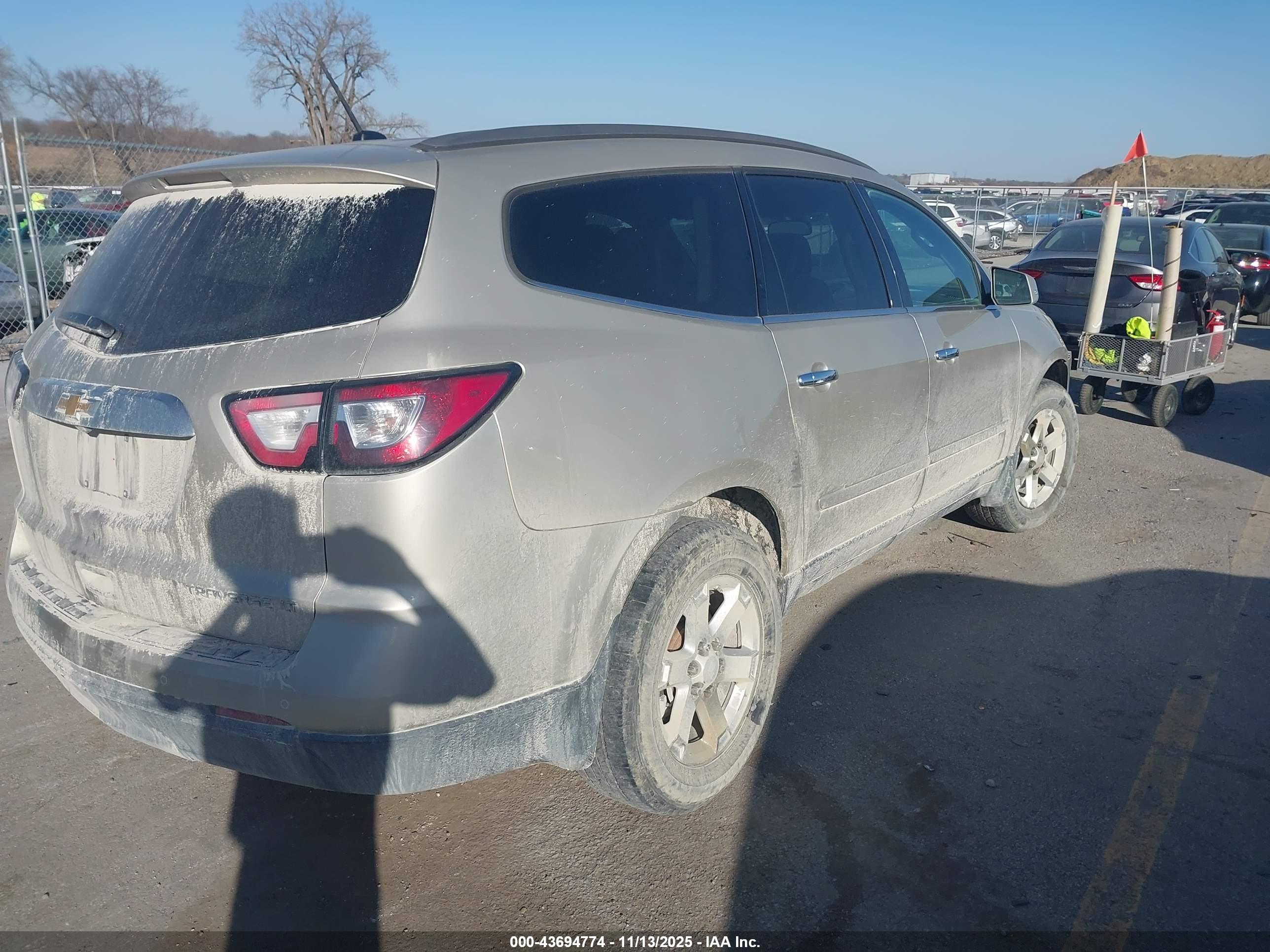 CHEVROLET TRAVERSE image 4