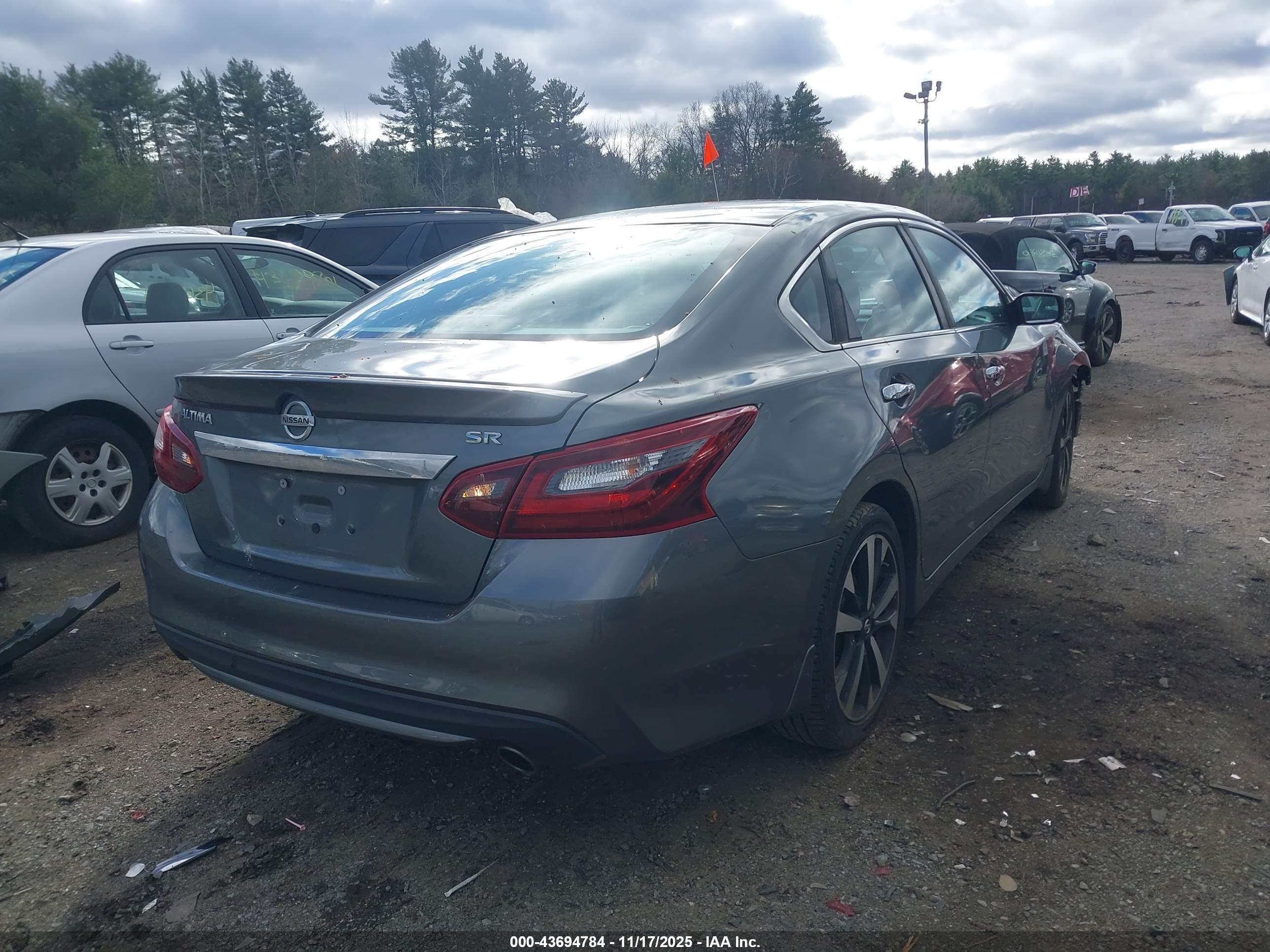 NISSAN ALTIMA image 4