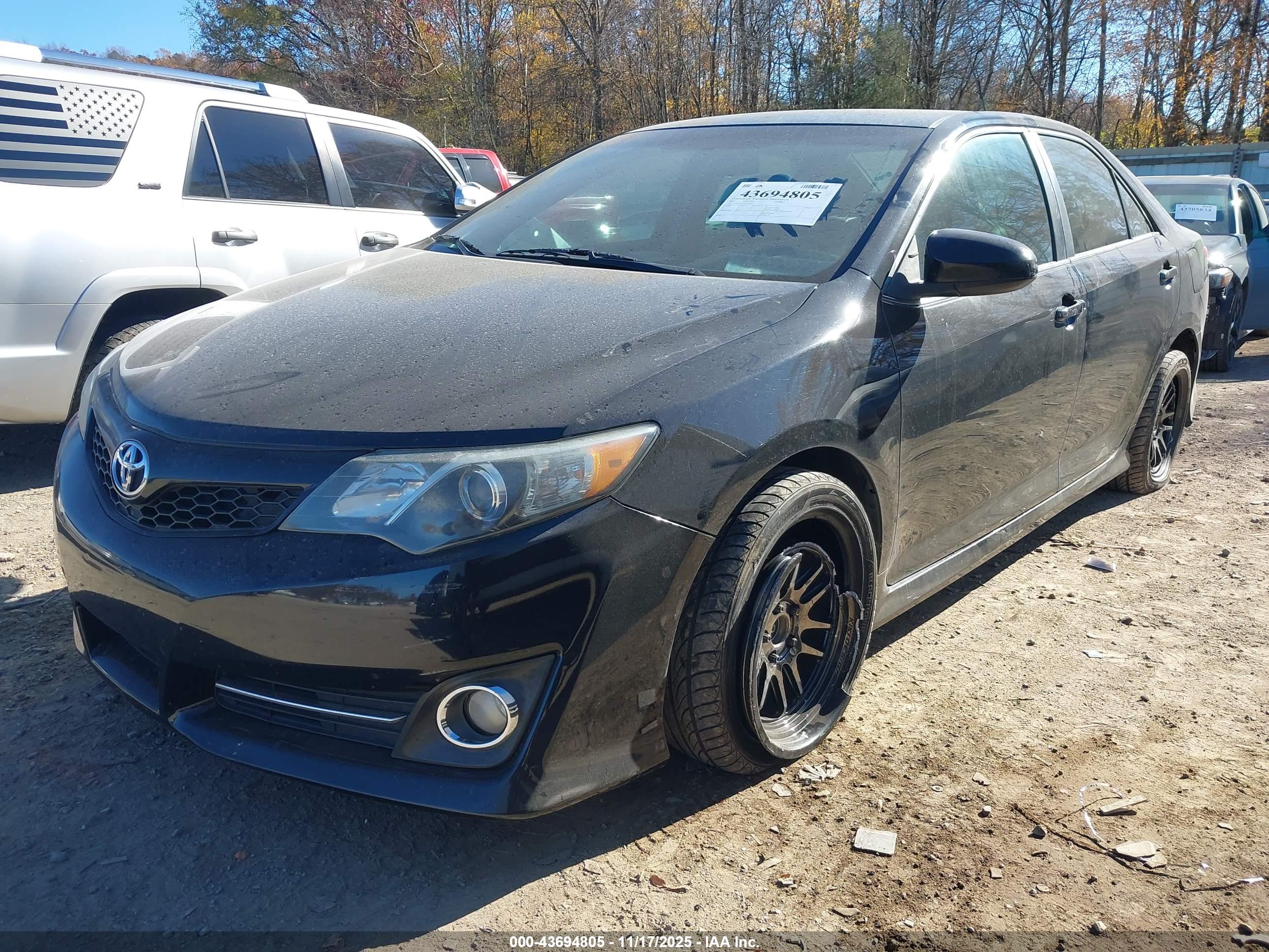 TOYOTA CAMRY image 2