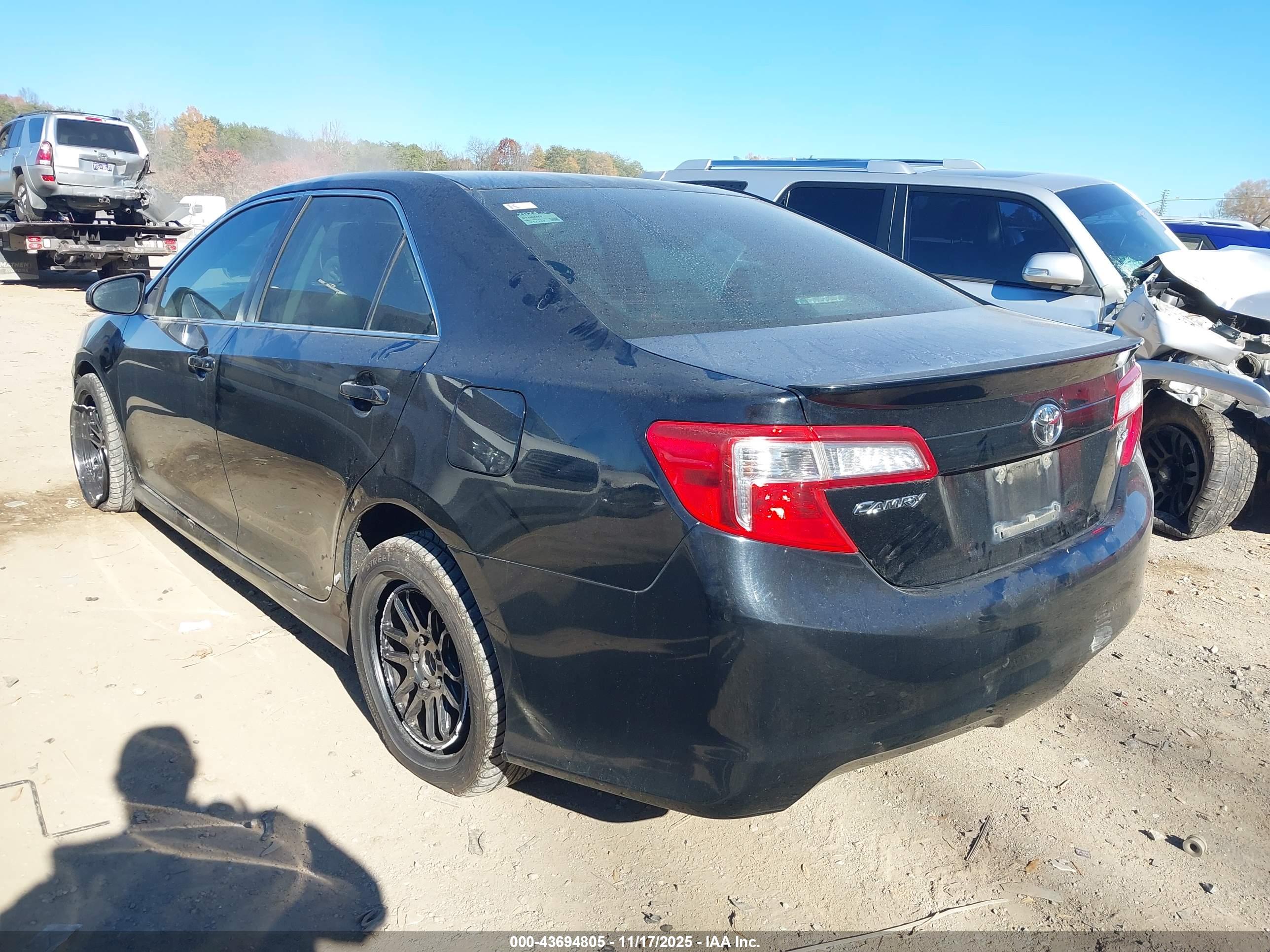 TOYOTA CAMRY image 3