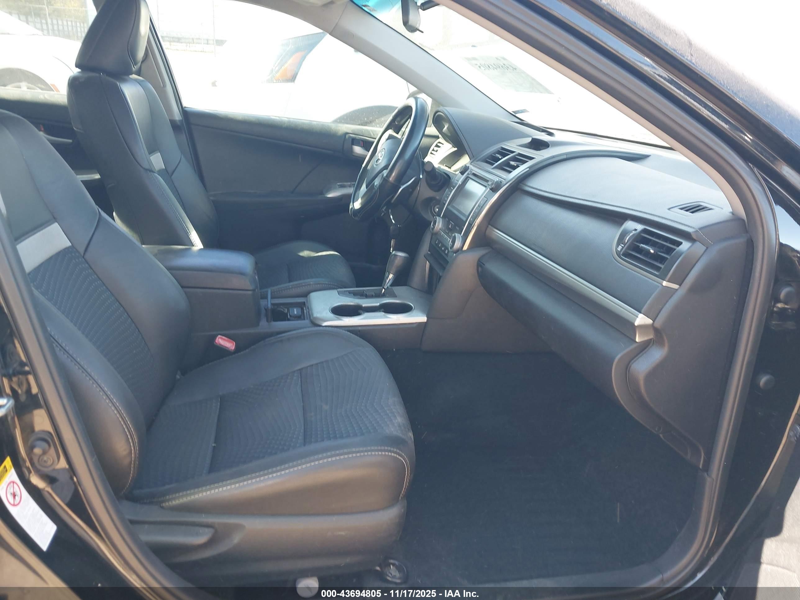 TOYOTA CAMRY image 5