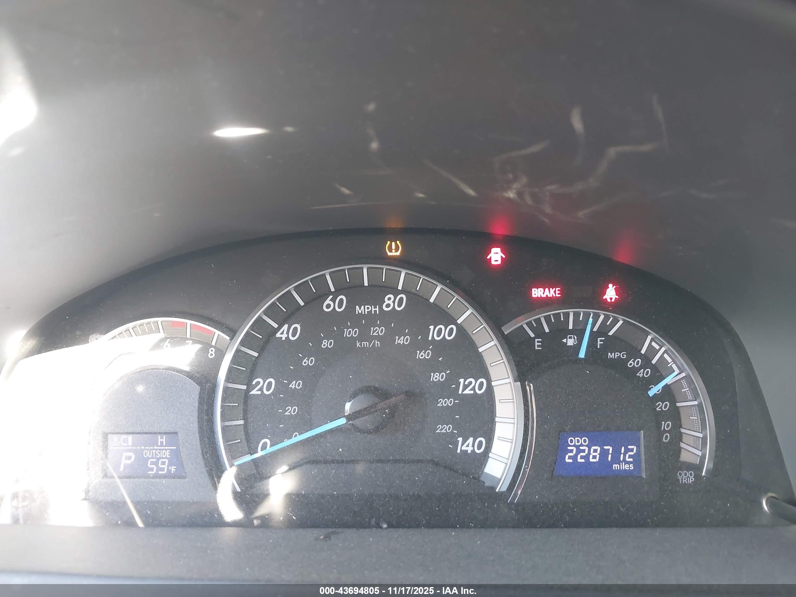 TOYOTA CAMRY image 7