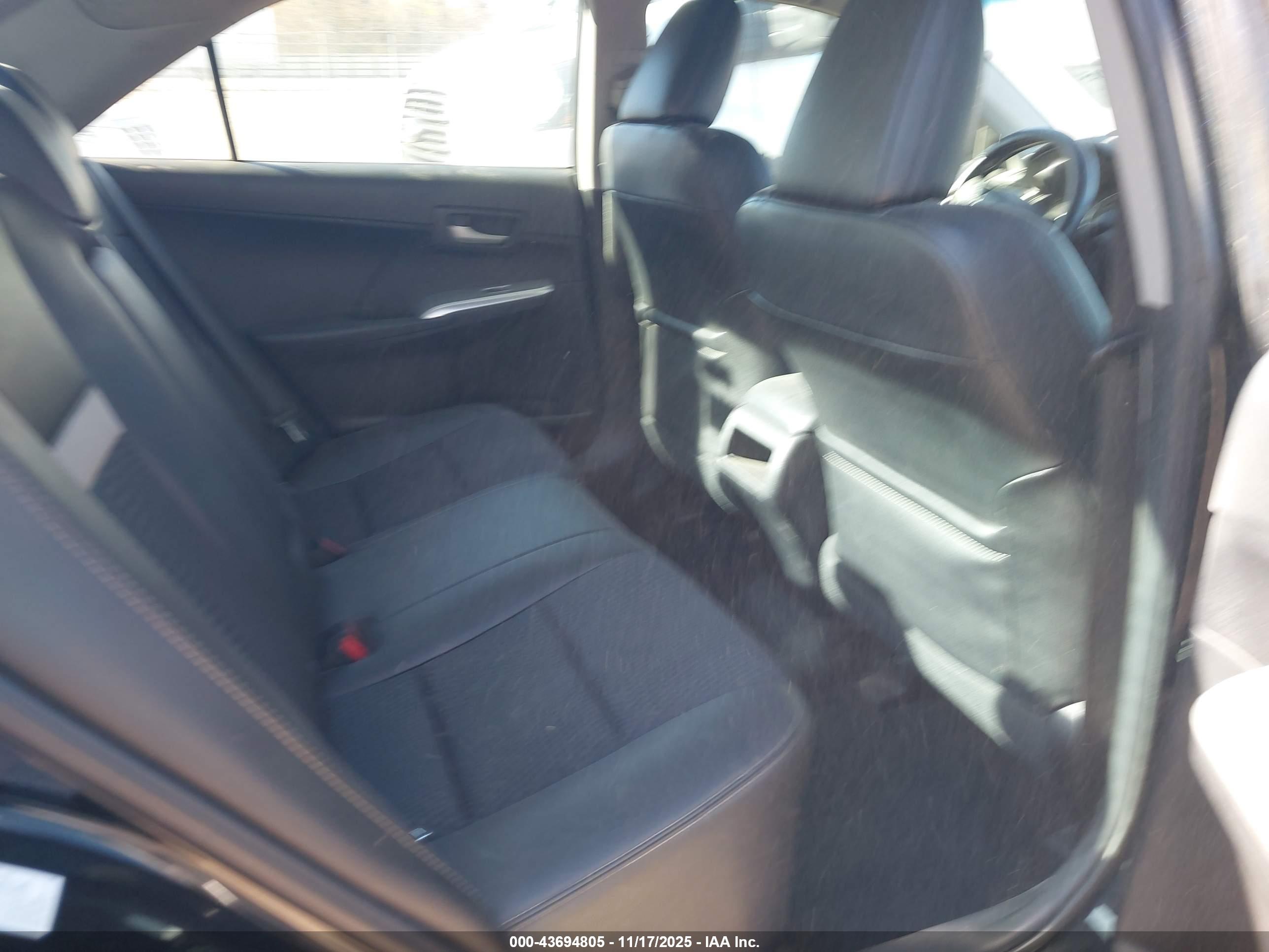TOYOTA CAMRY image 8