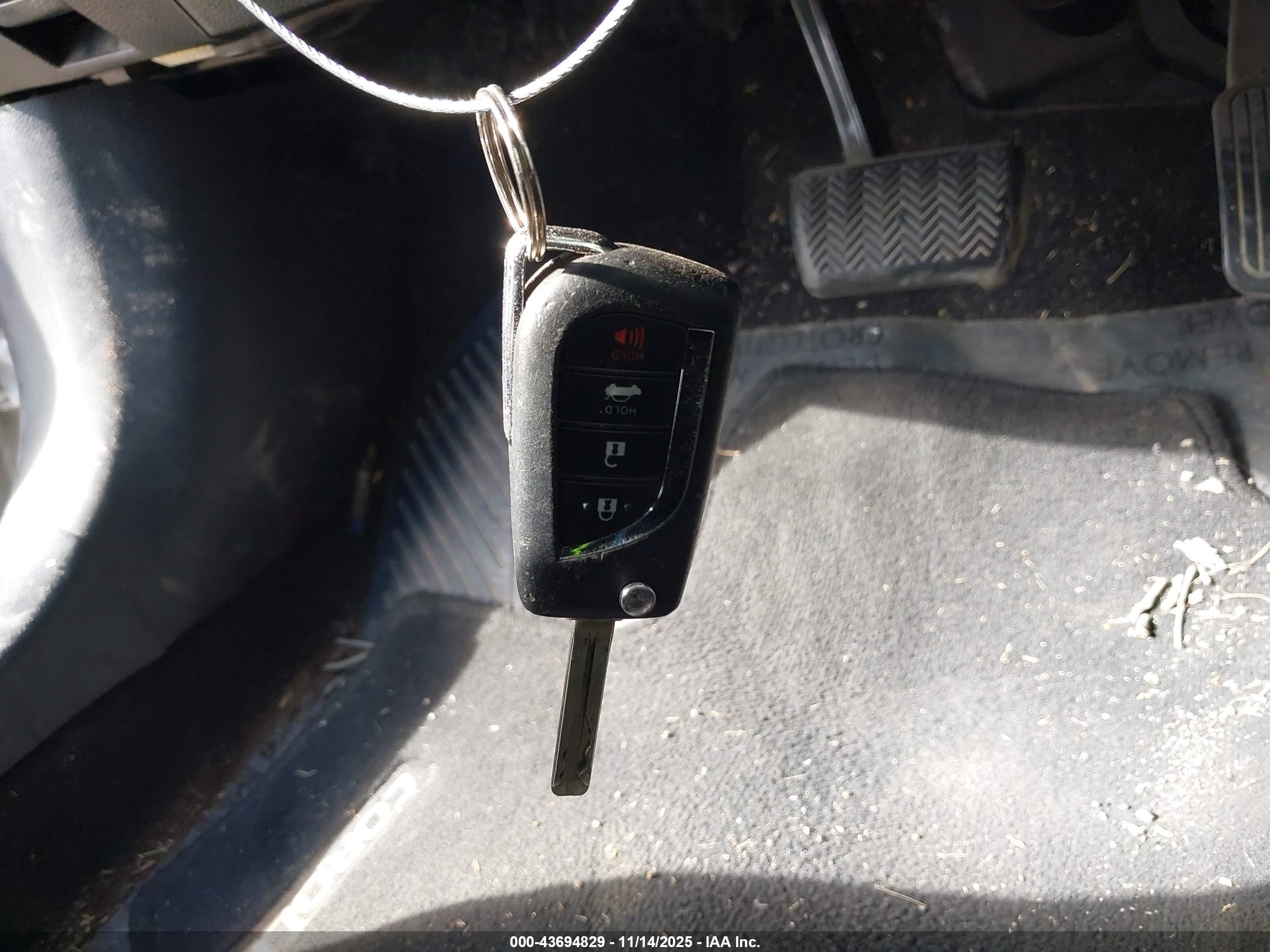 TOYOTA COROLLA image 11