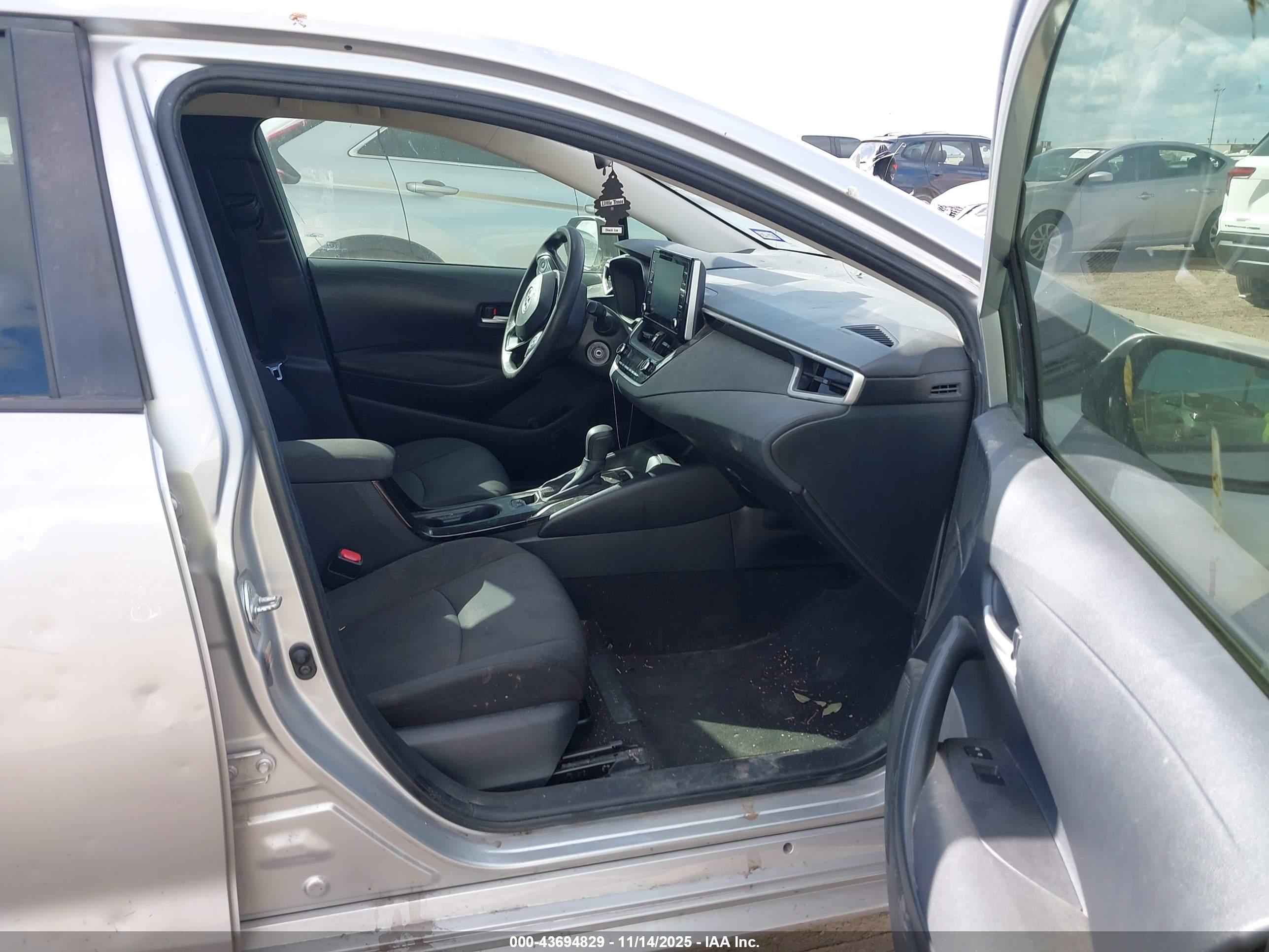 TOYOTA COROLLA image 5
