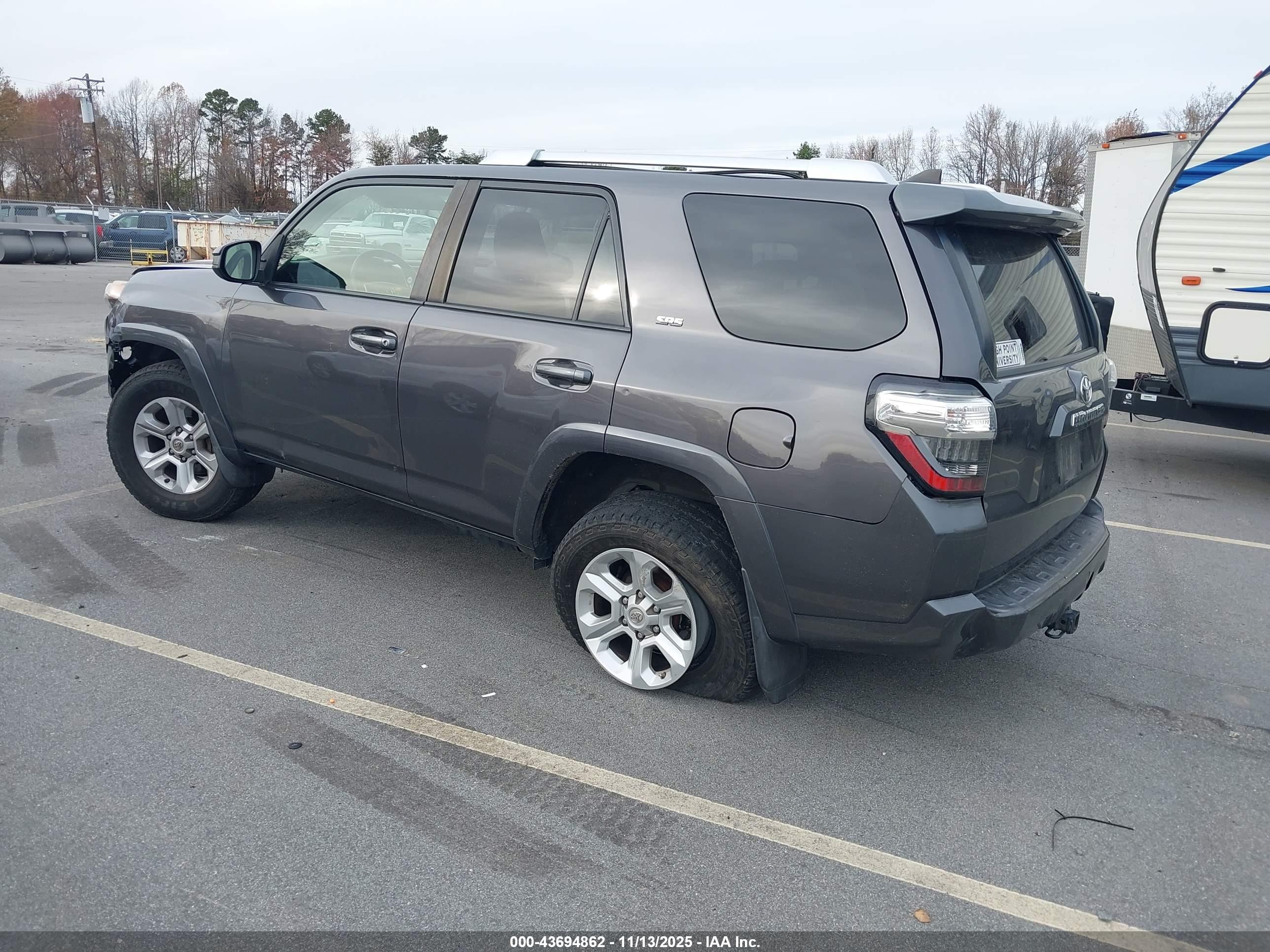 TOYOTA 4RUNNER image 3