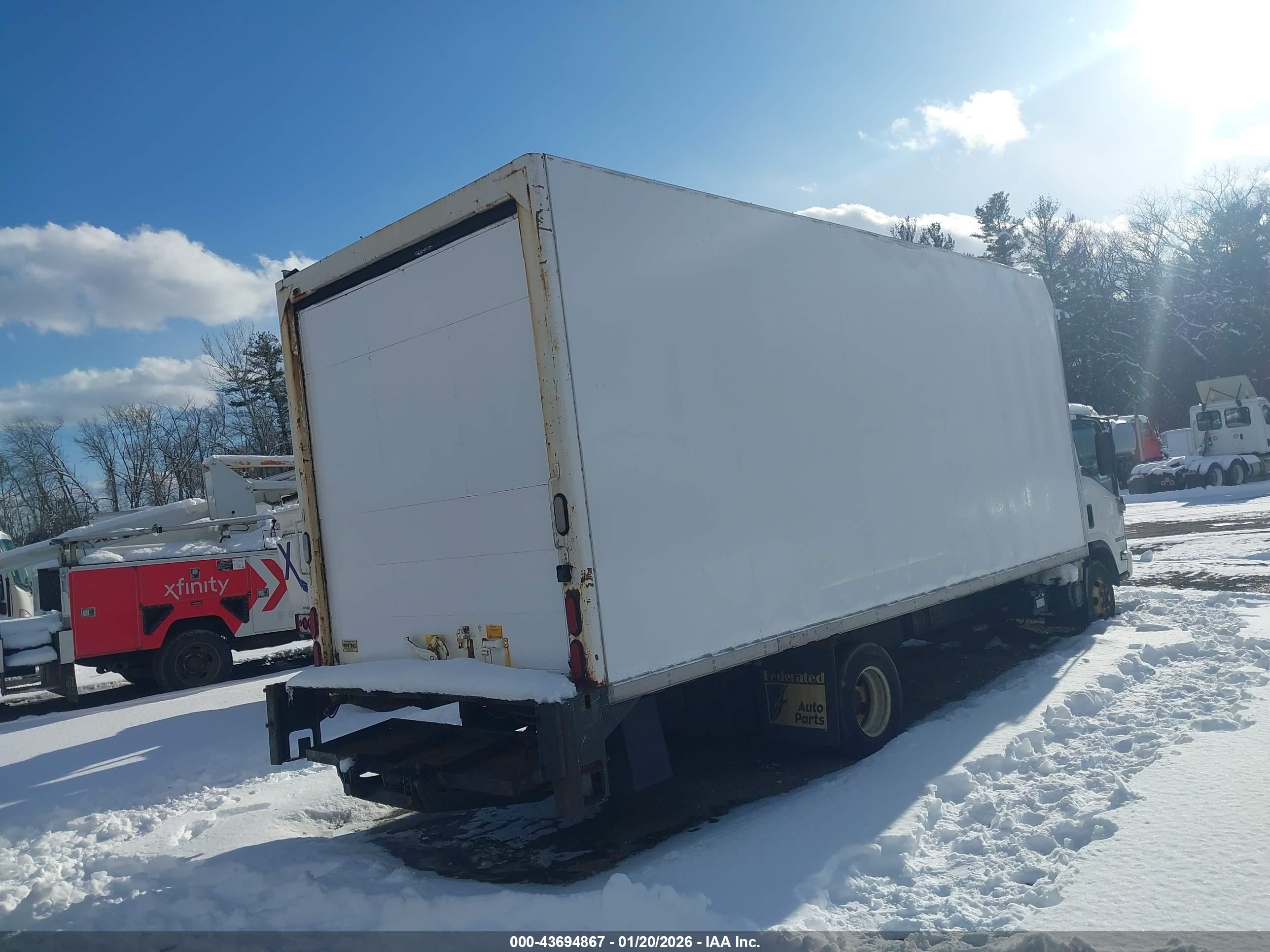 ISUZU NPR image 4