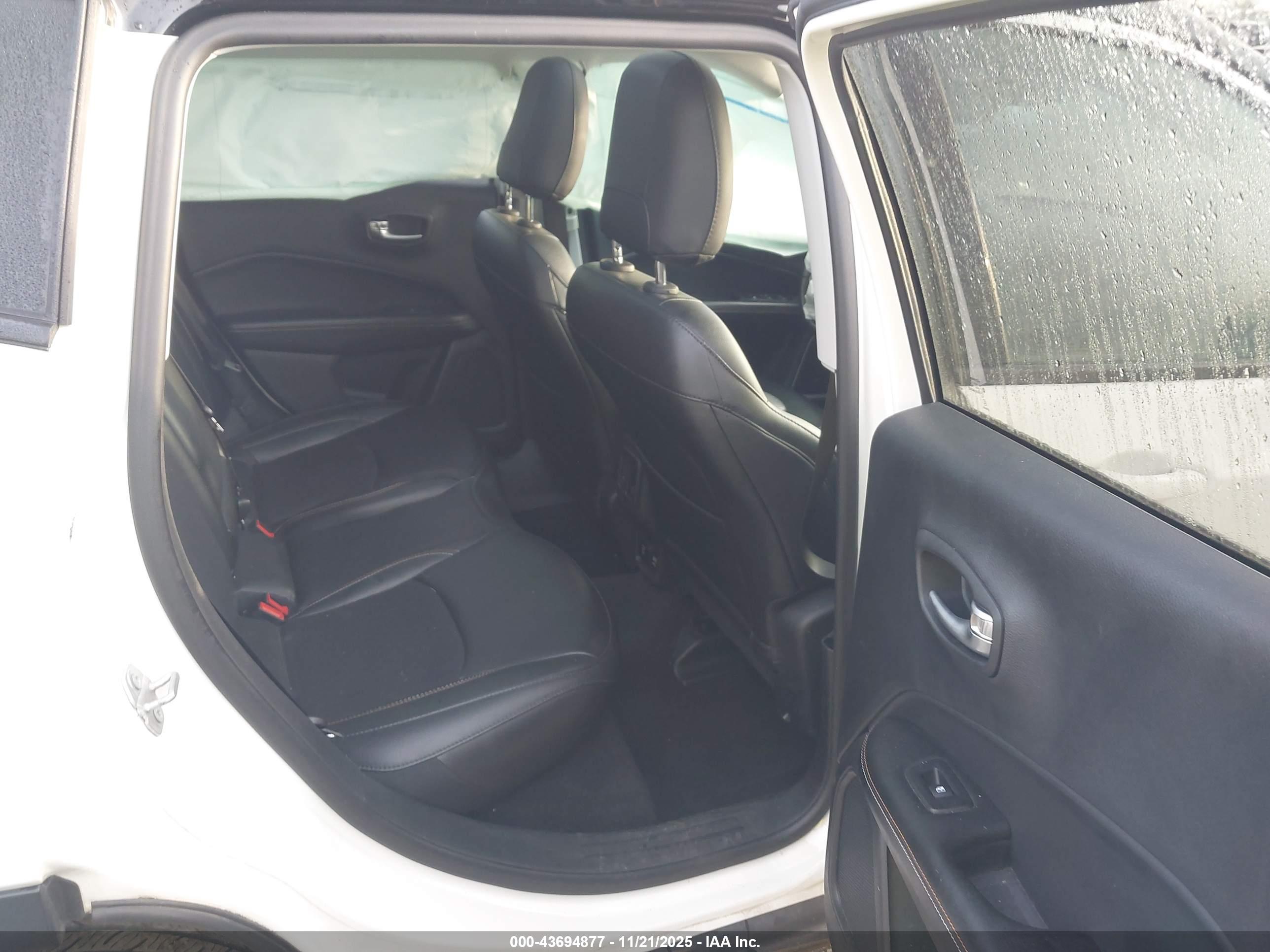 JEEP COMPASS image 8