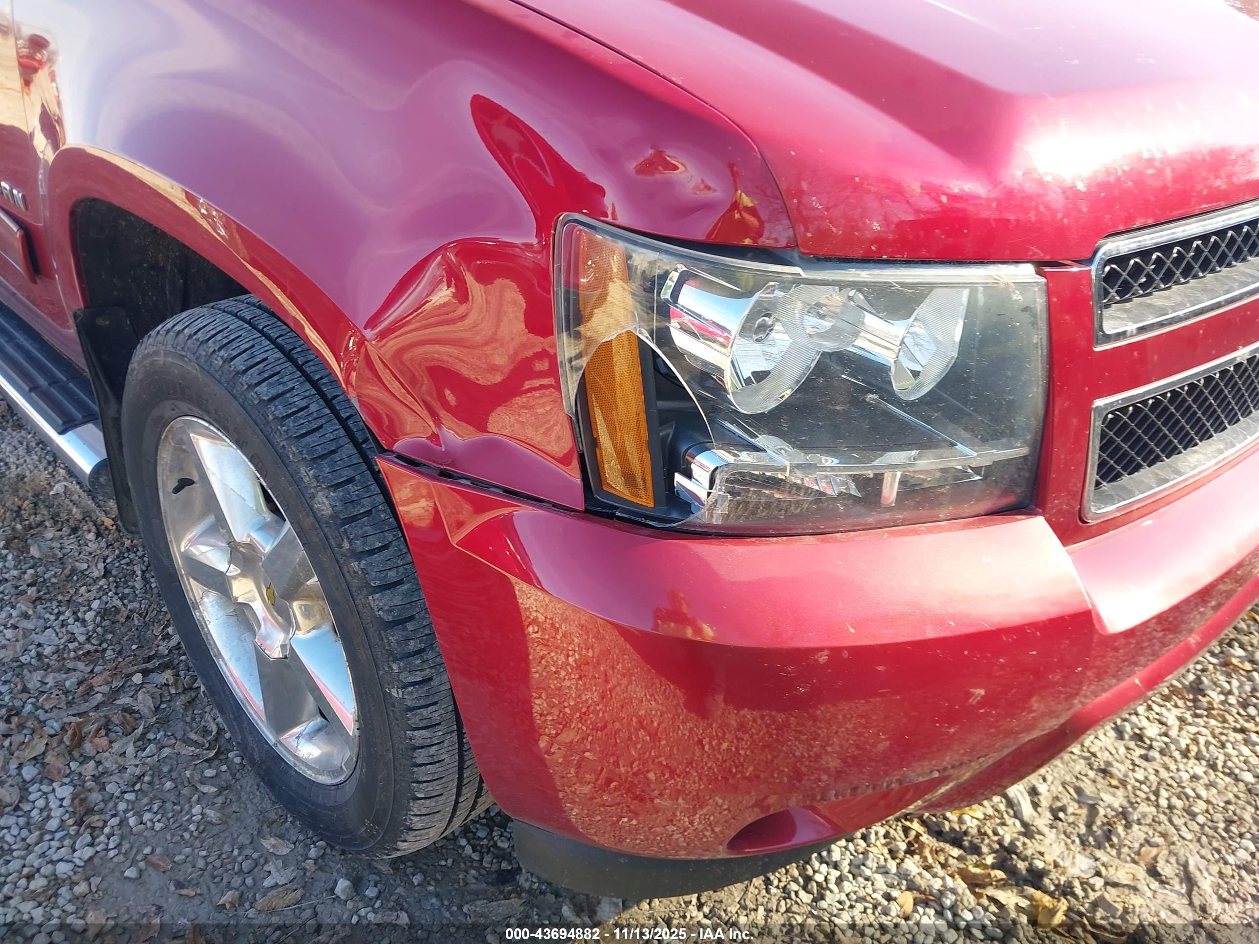 CHEVROLET SUBURBAN image 6