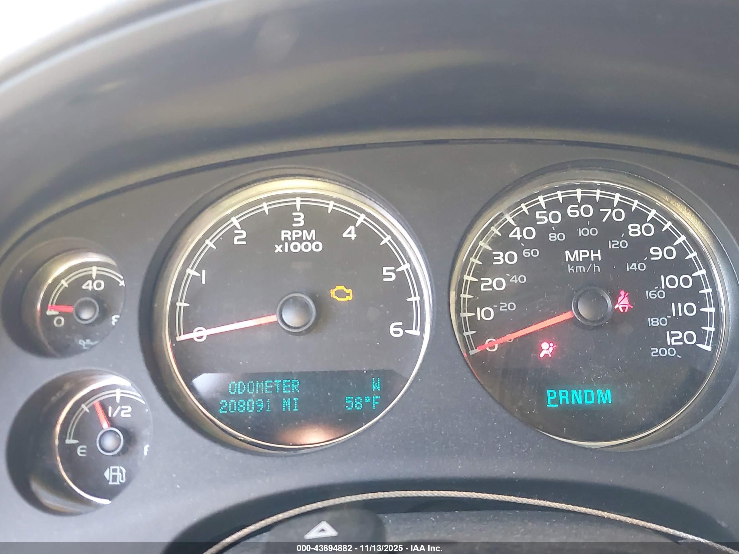 CHEVROLET SUBURBAN image 7