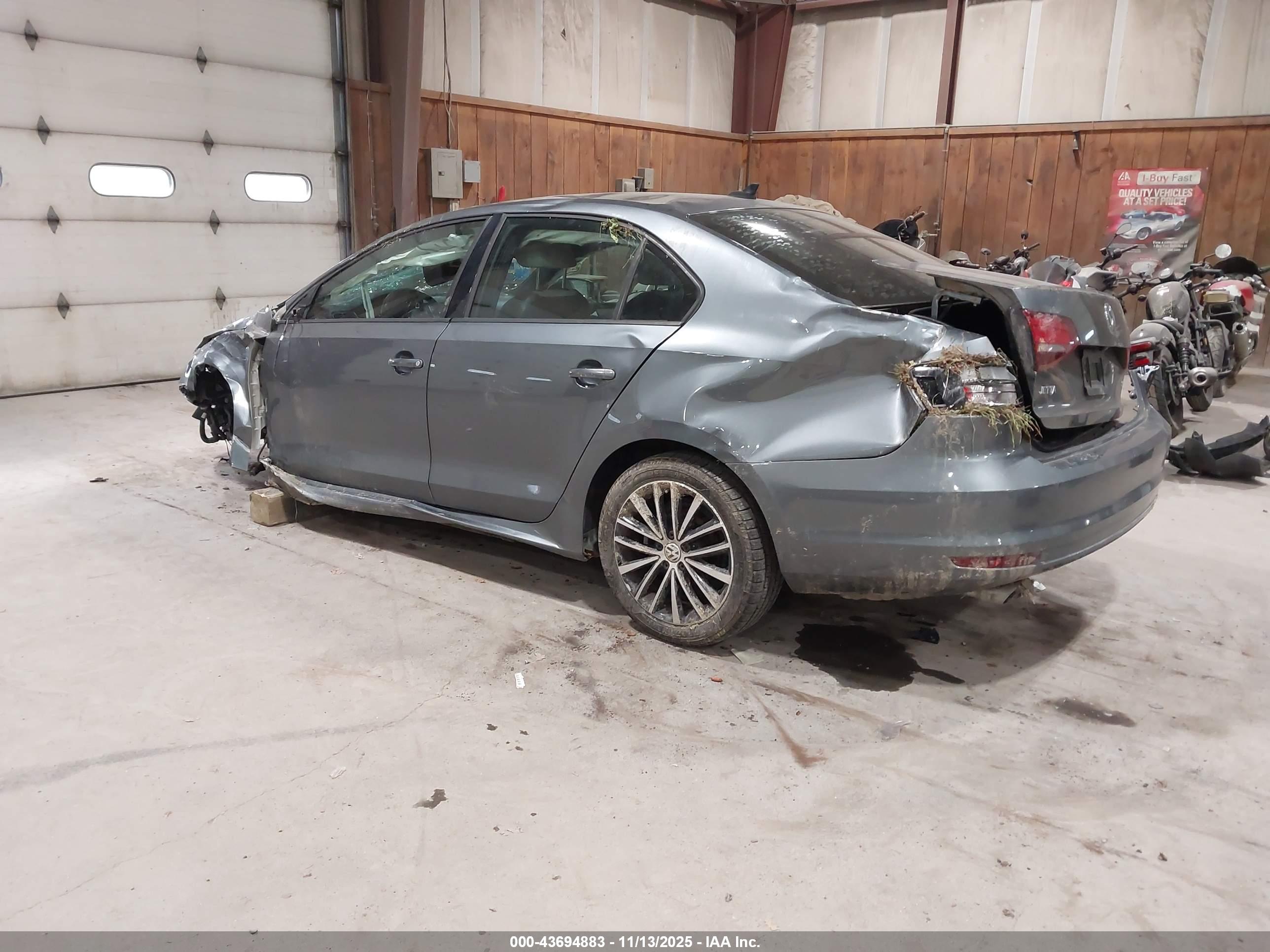 VOLKSWAGEN JETTA image 3