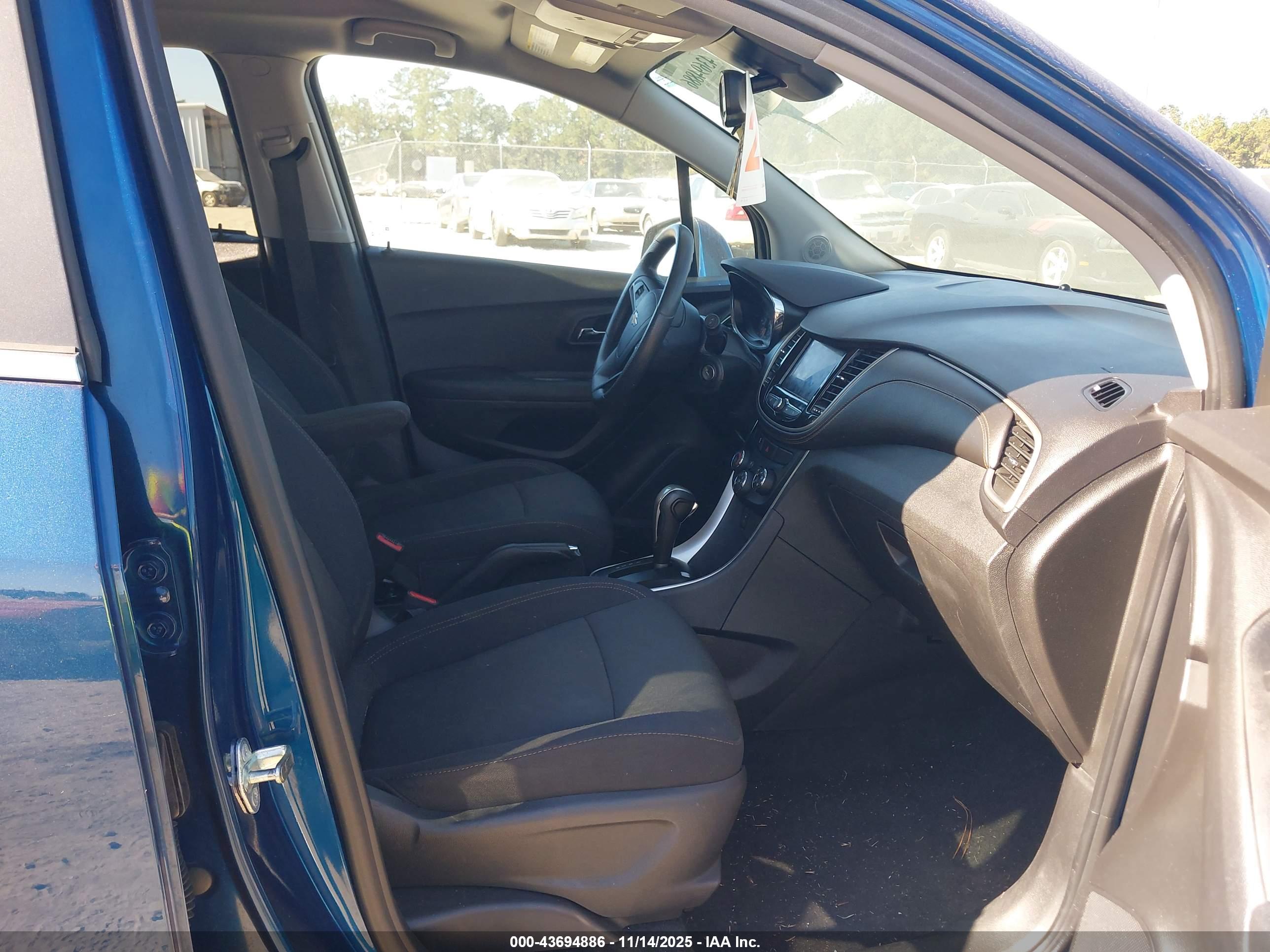 CHEVROLET TRAX image 5