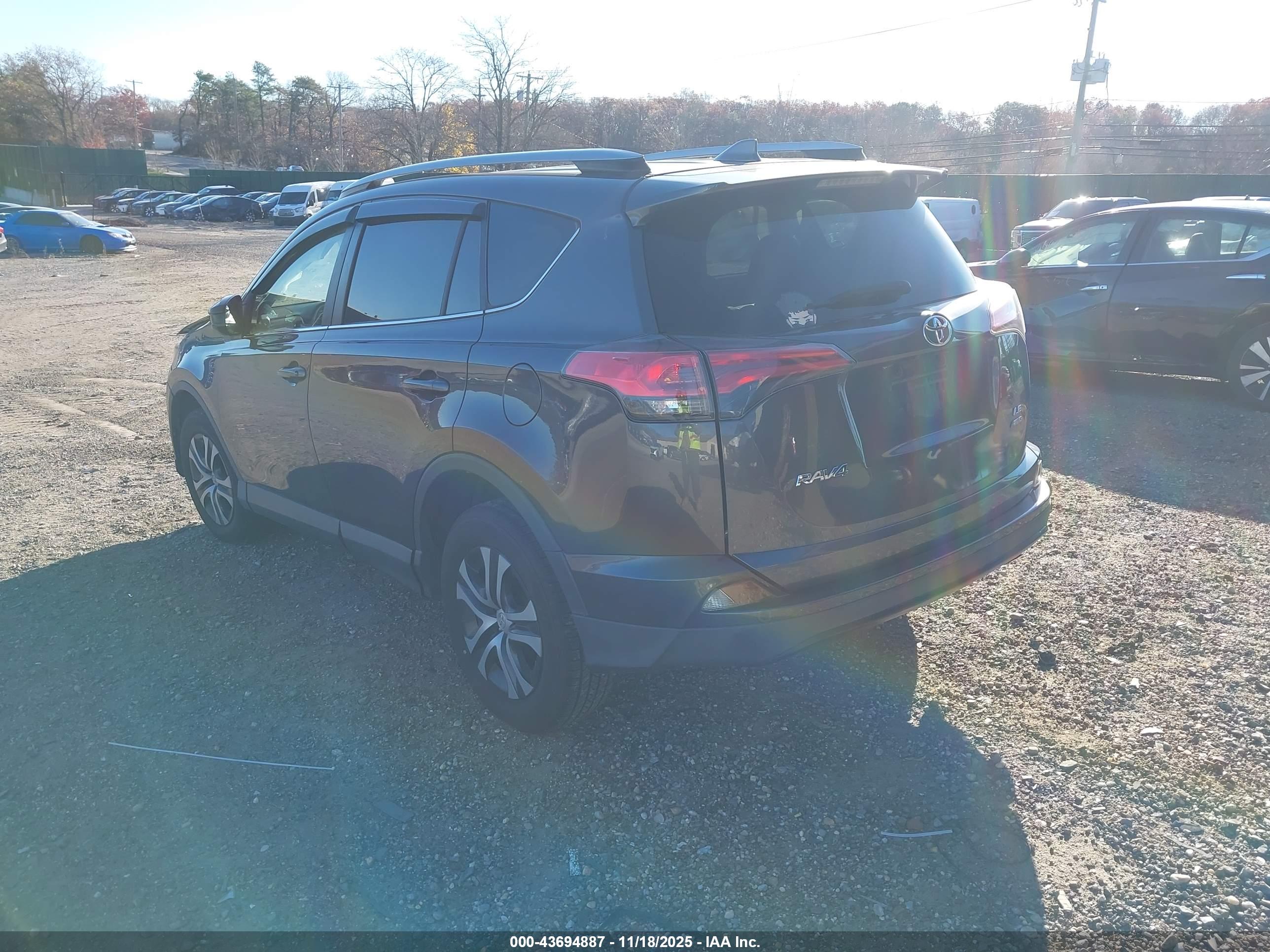 TOYOTA RAV4 image 3