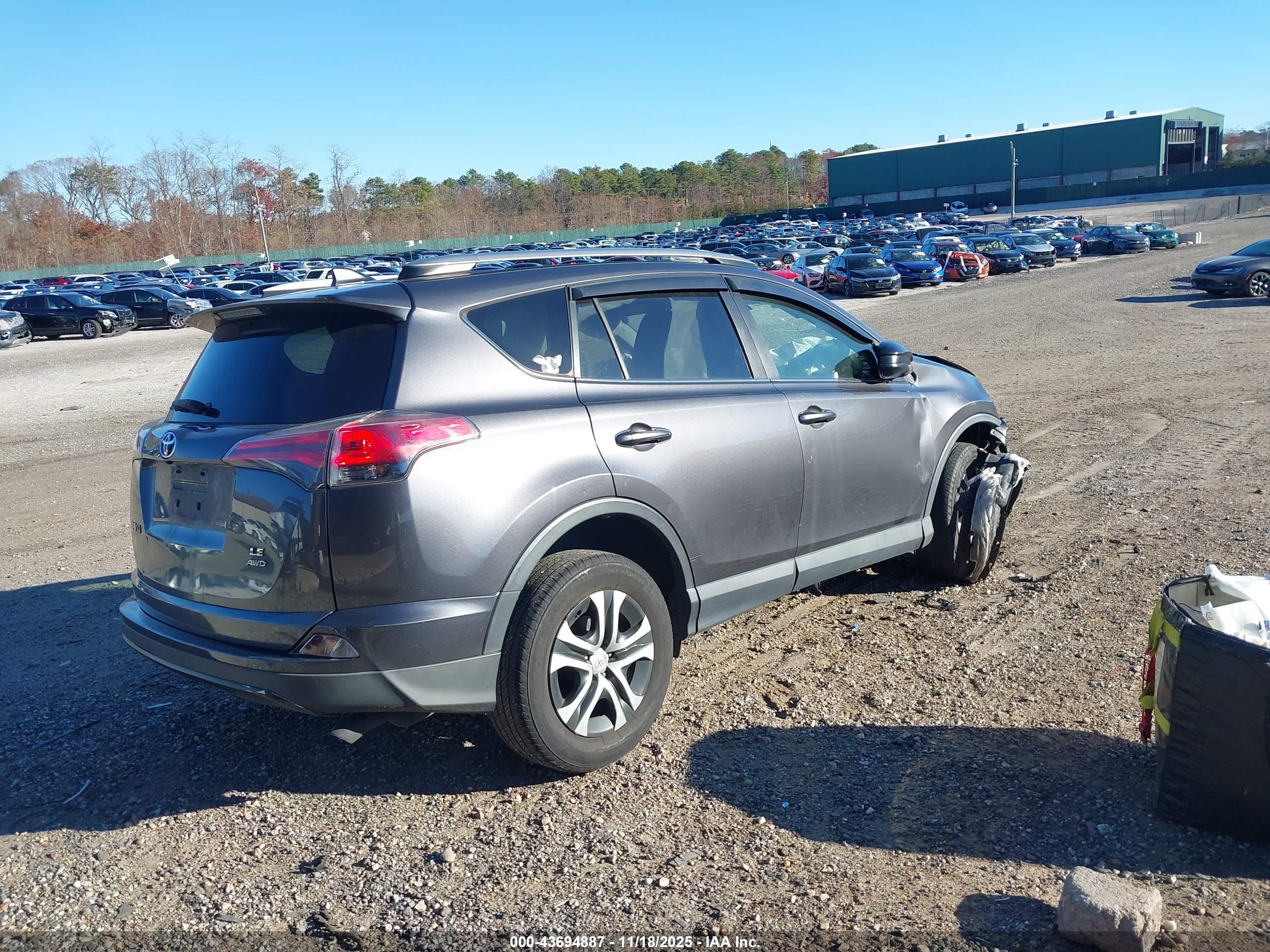 TOYOTA RAV4 image 4