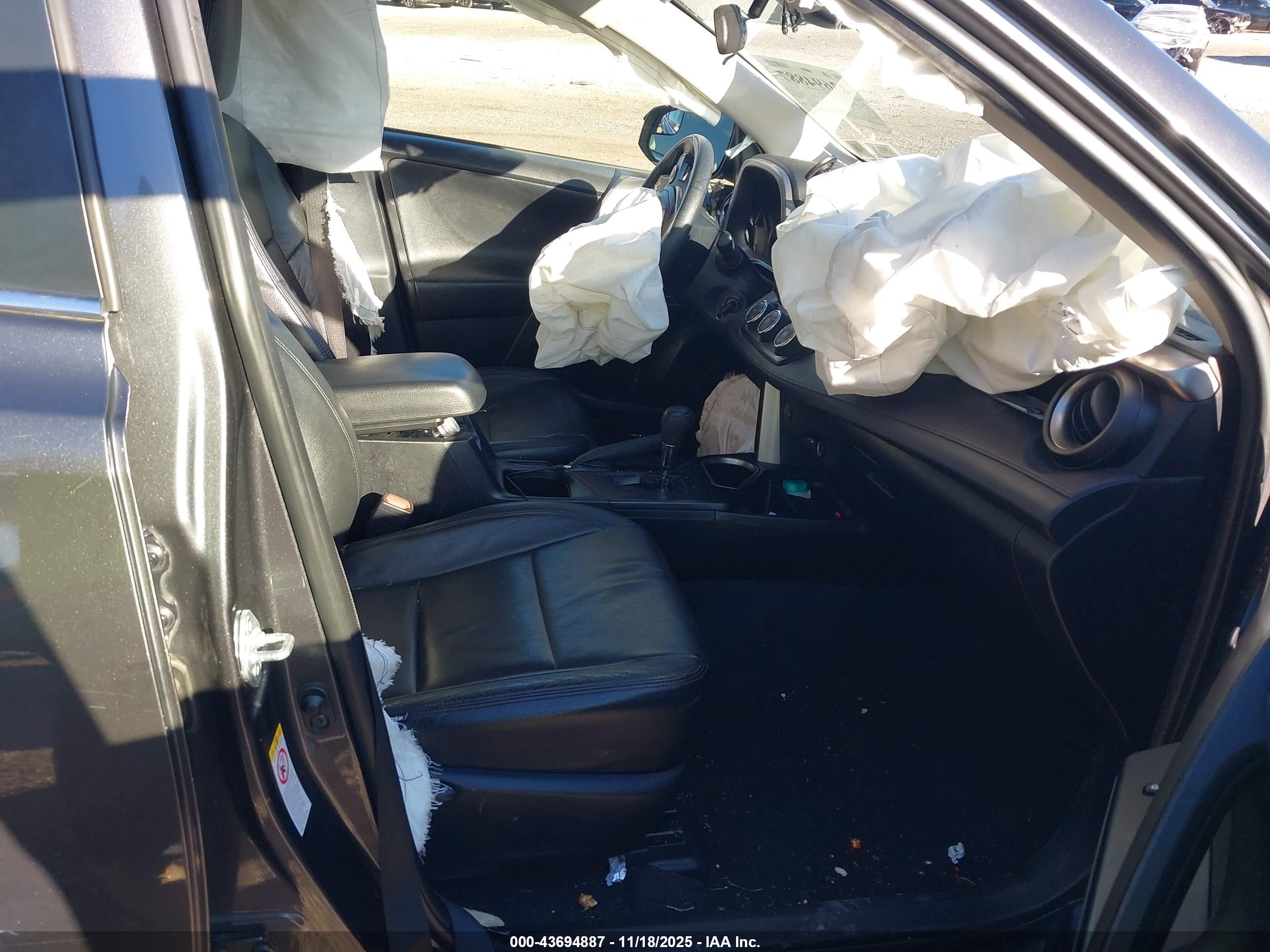 TOYOTA RAV4 image 5
