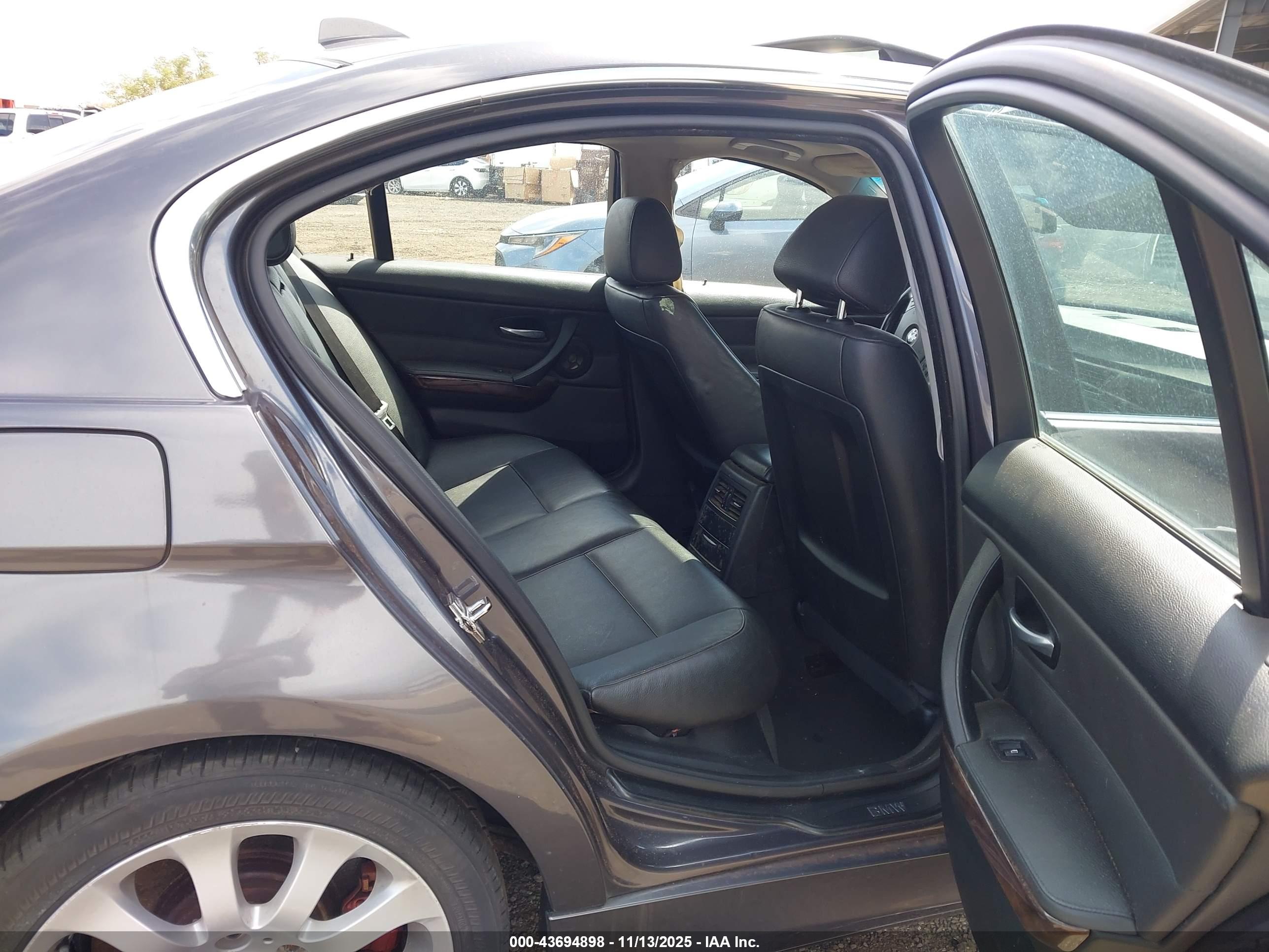 BMW 330I image 8