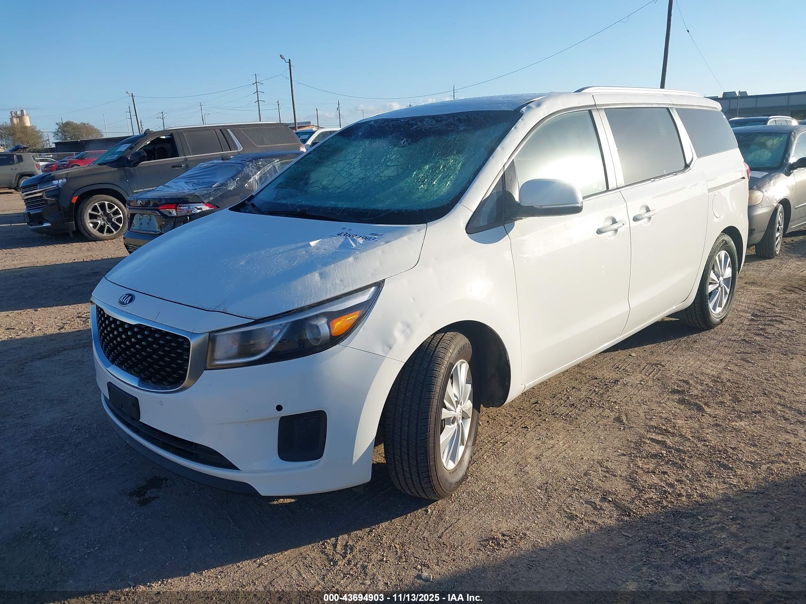 KIA SEDONA image 2