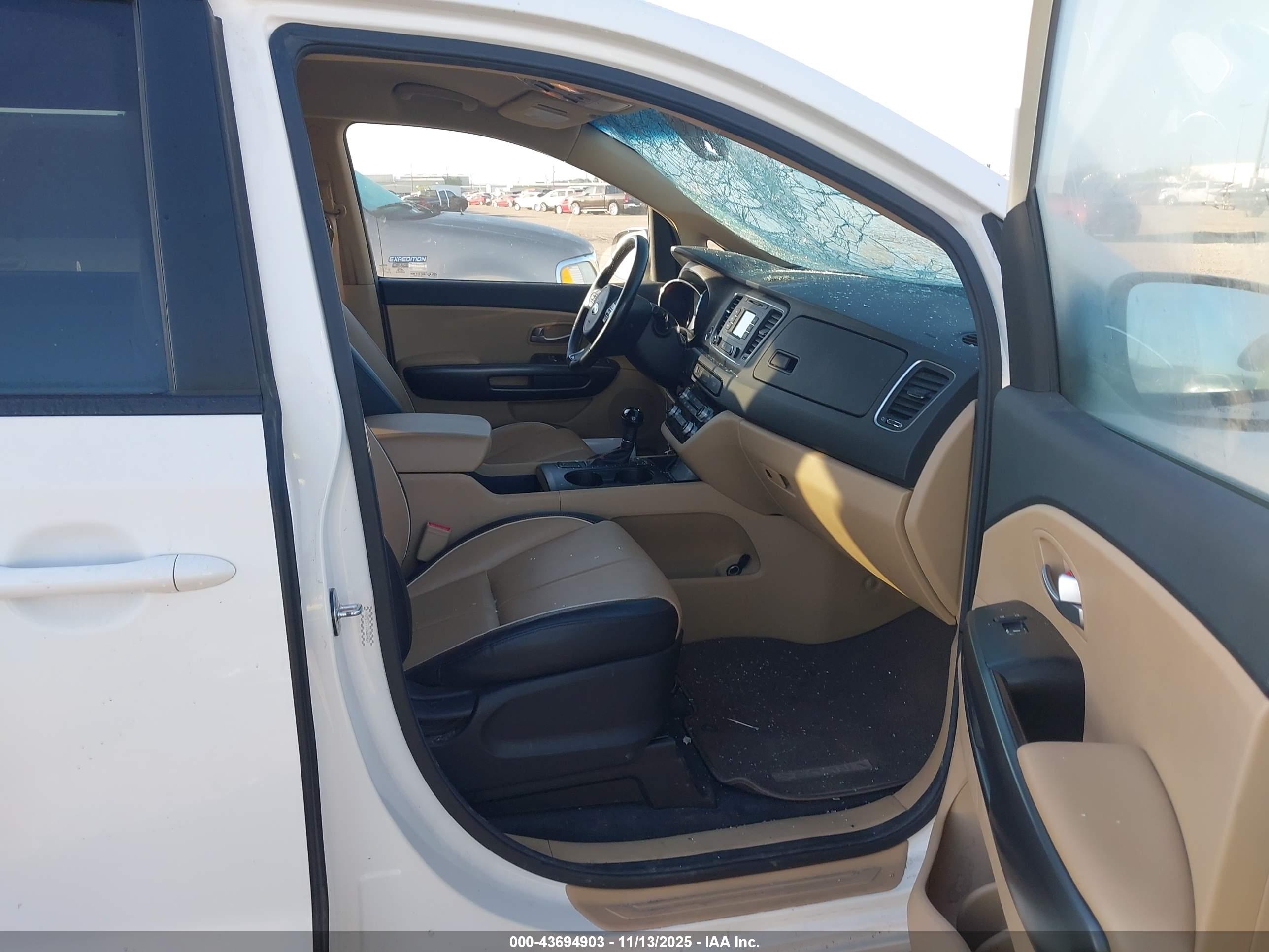 KIA SEDONA image 5