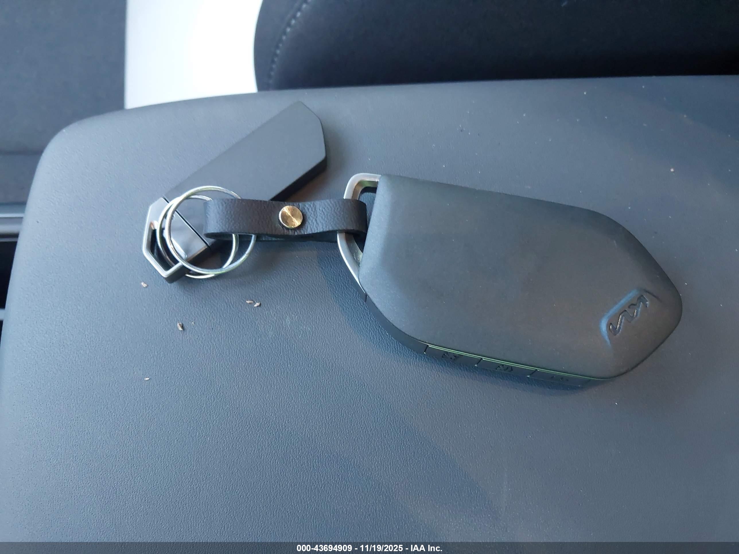 KIA K4 image 11