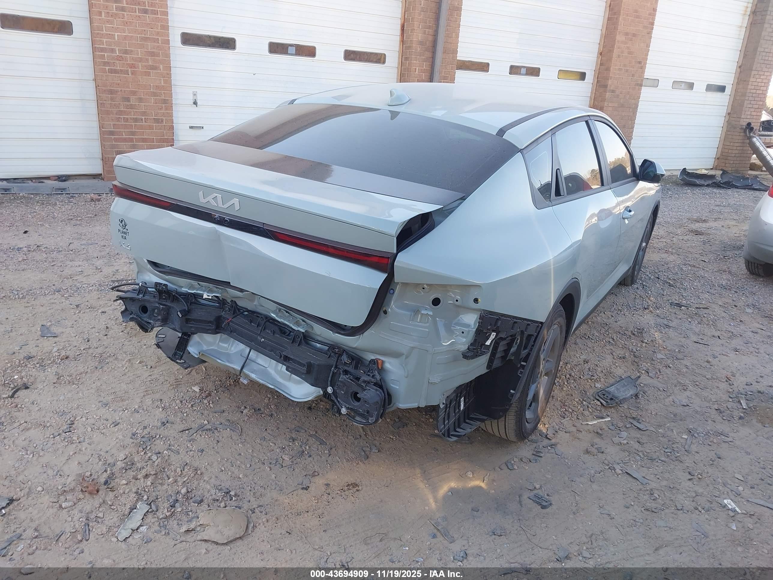 KIA K4 image 4