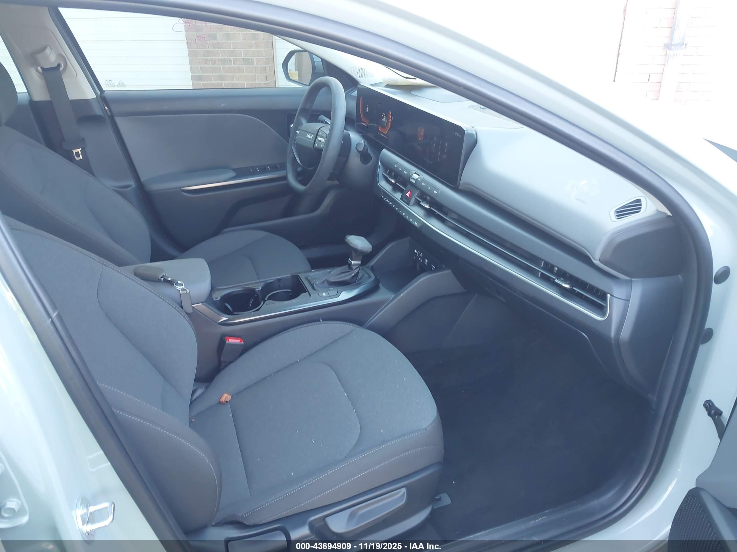KIA K4 image 5
