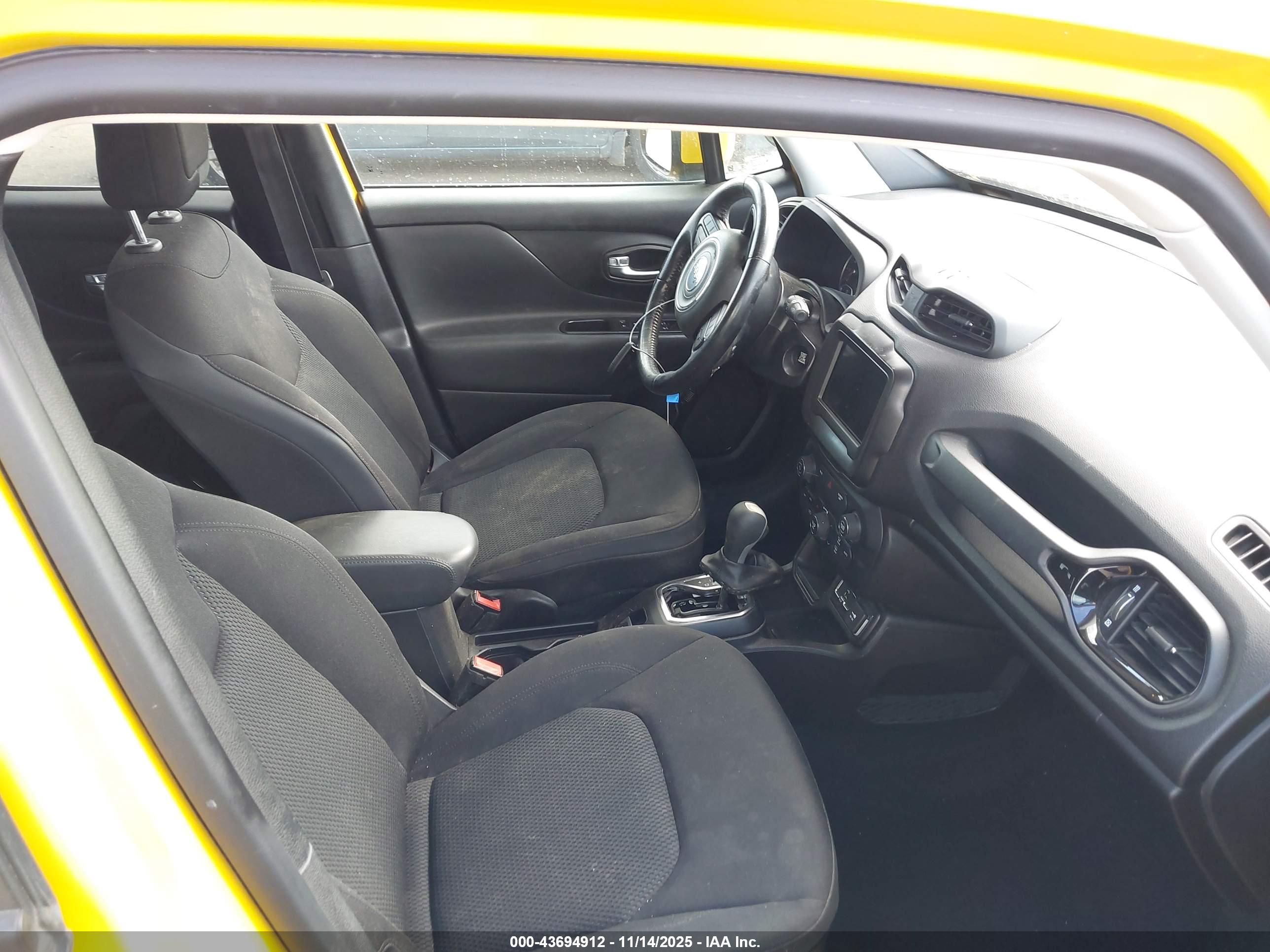 JEEP RENEGADE image 5