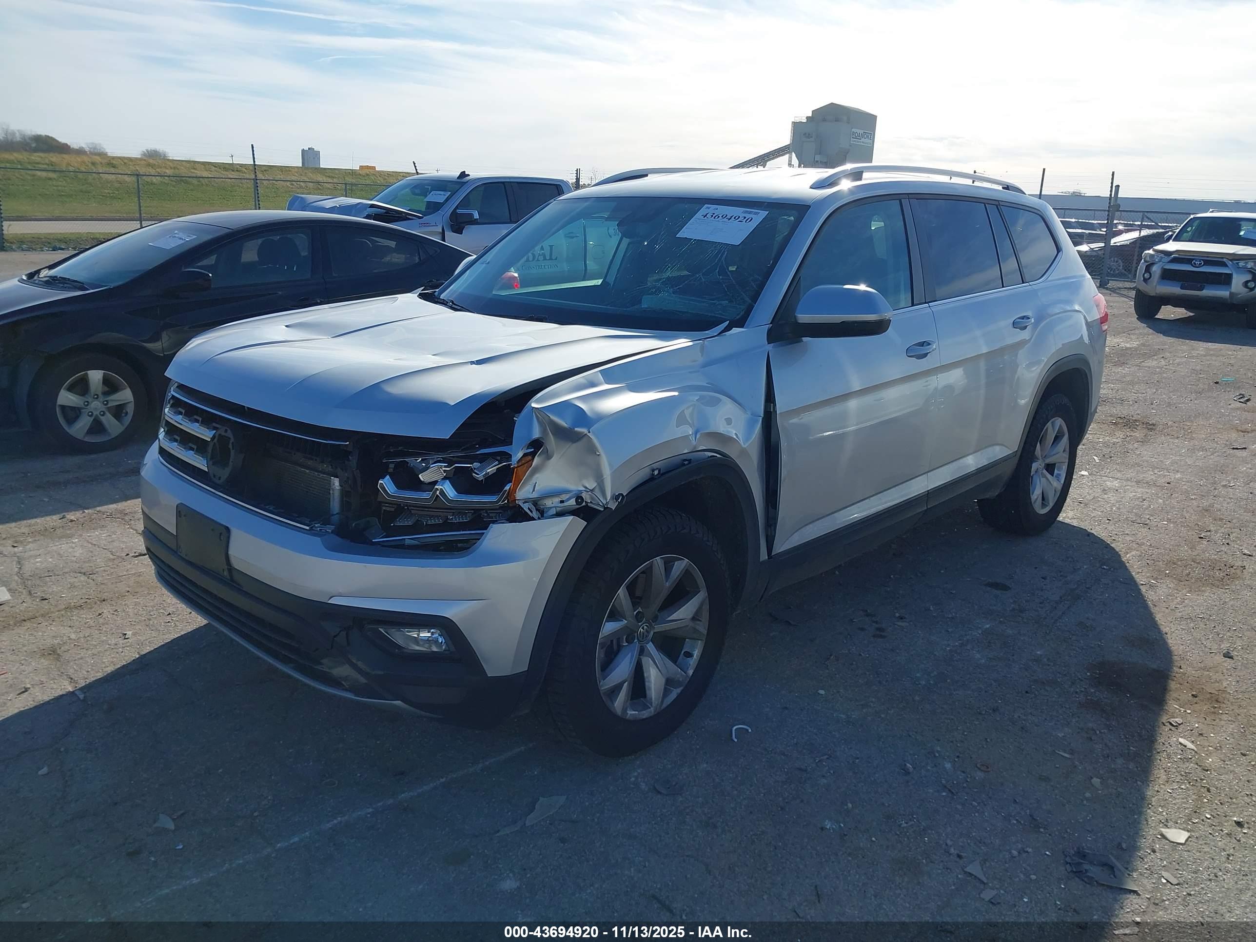 VOLKSWAGEN ATLAS image 2
