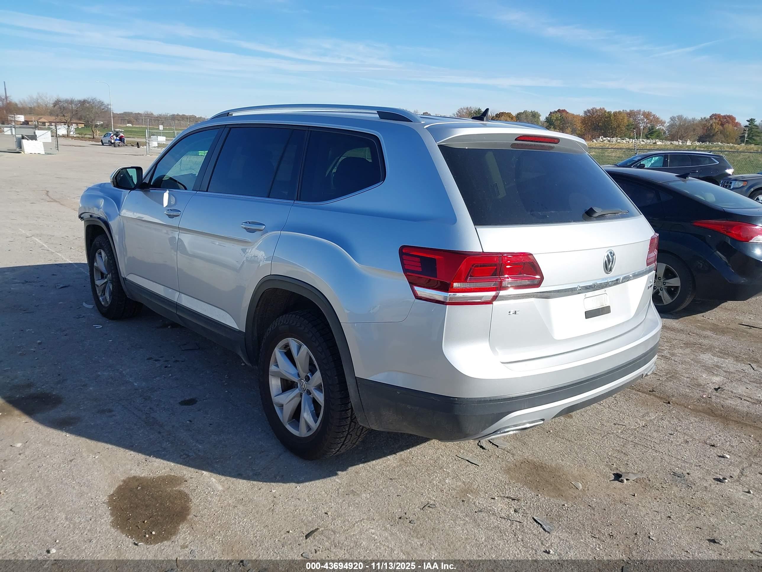 VOLKSWAGEN ATLAS image 3