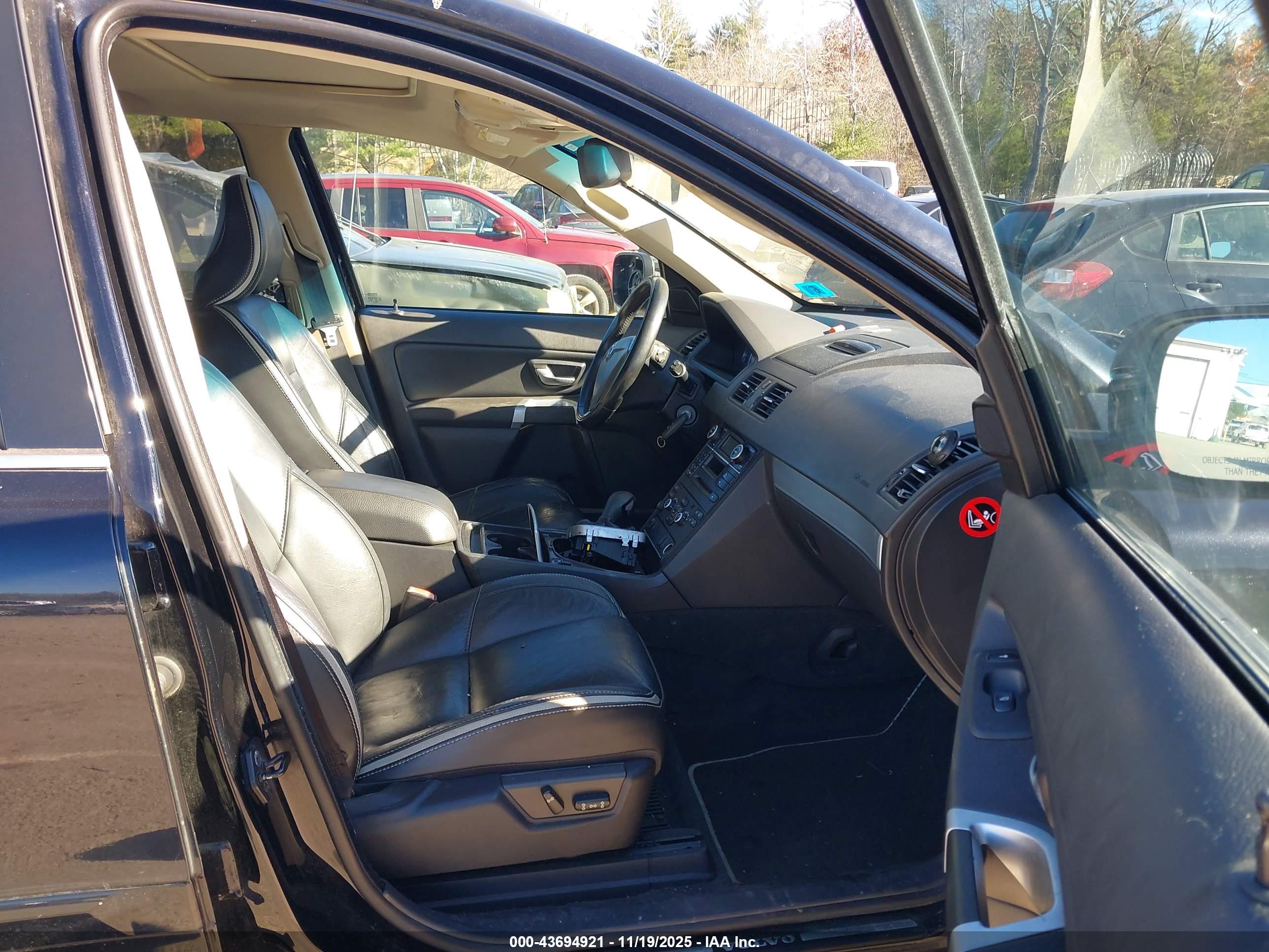 VOLVO XC90 image 5