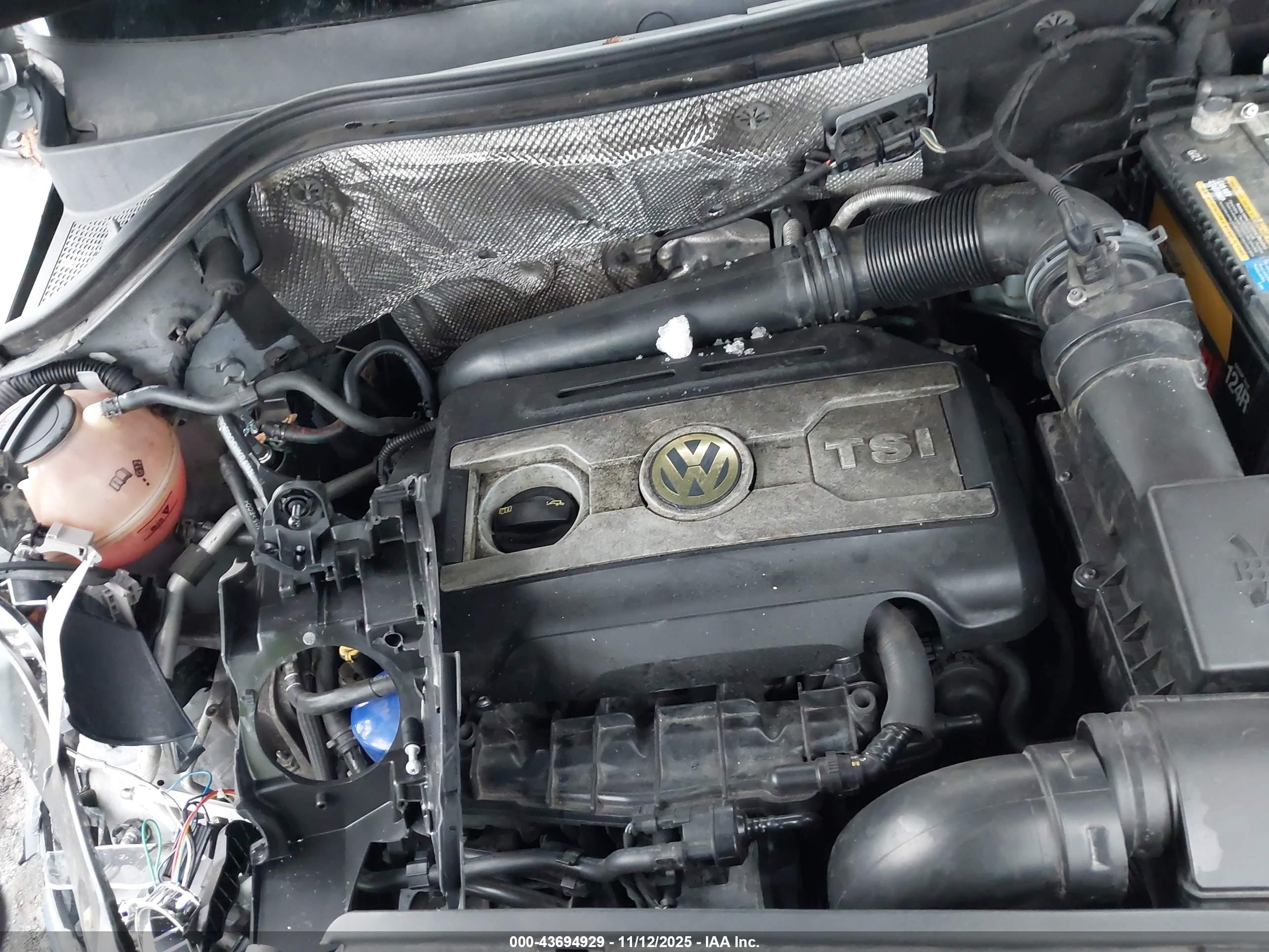 VOLKSWAGEN TIGUAN image 10