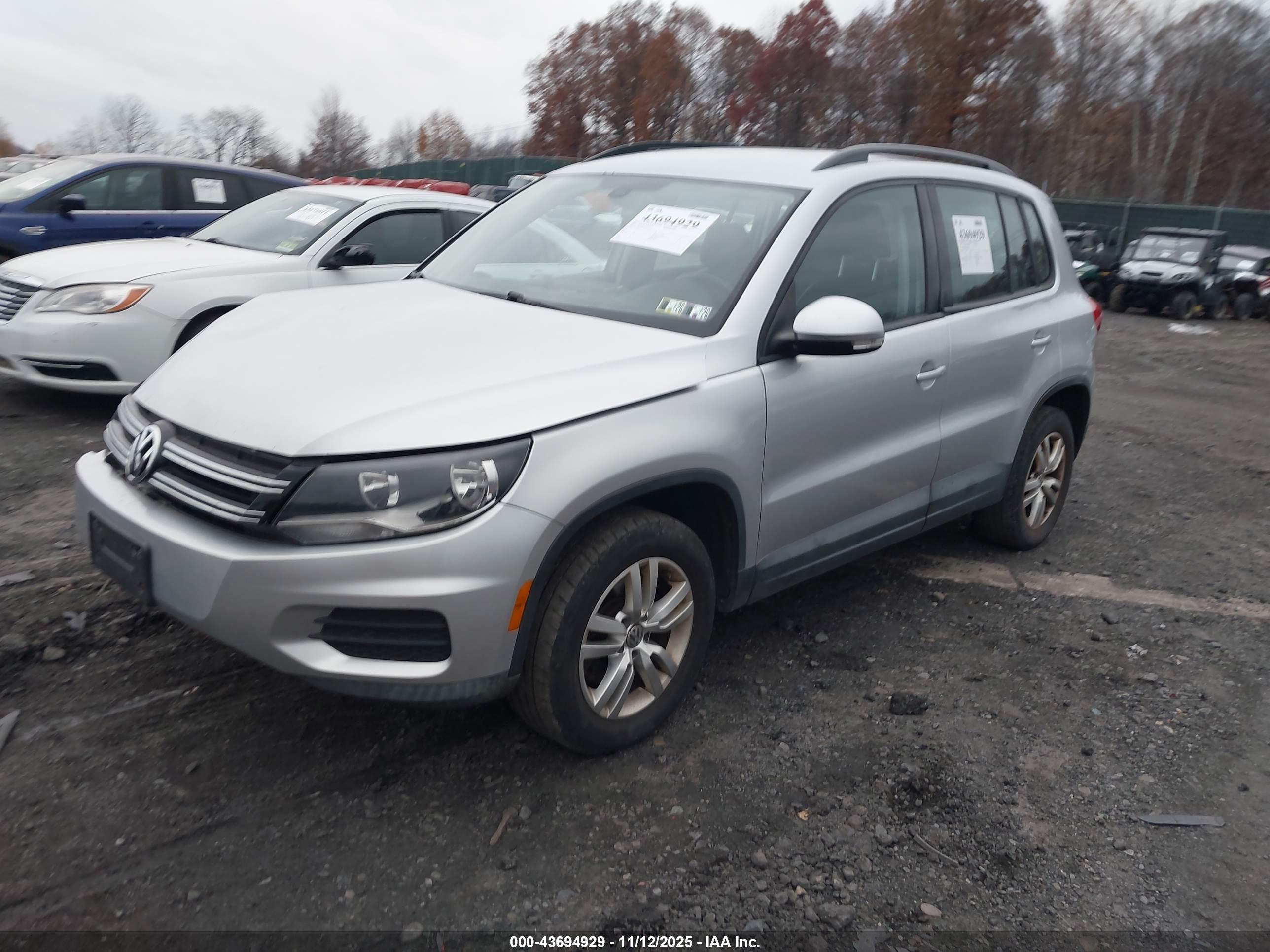 VOLKSWAGEN TIGUAN image 2