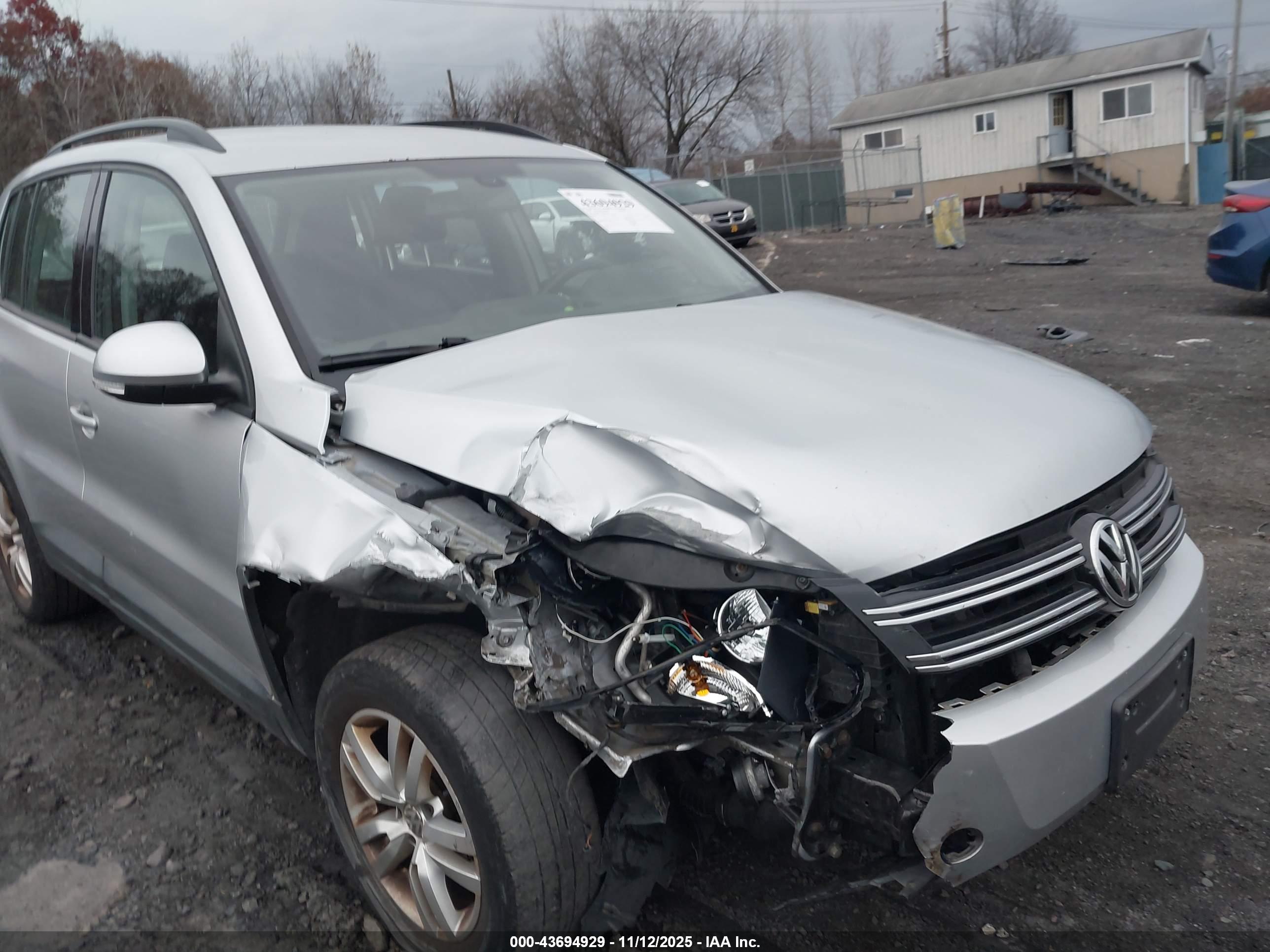 VOLKSWAGEN TIGUAN image 6