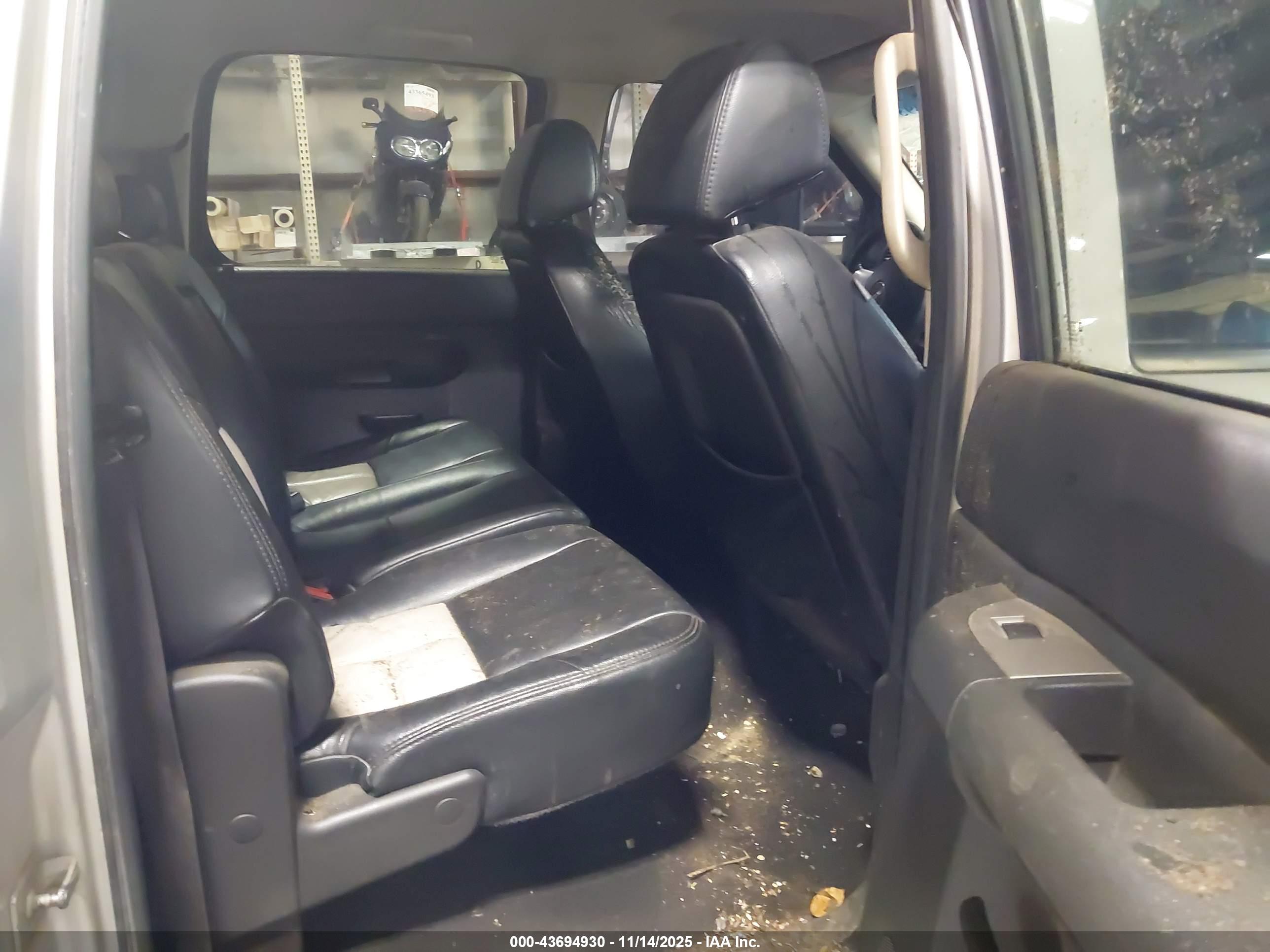 GMC SIERRA image 8