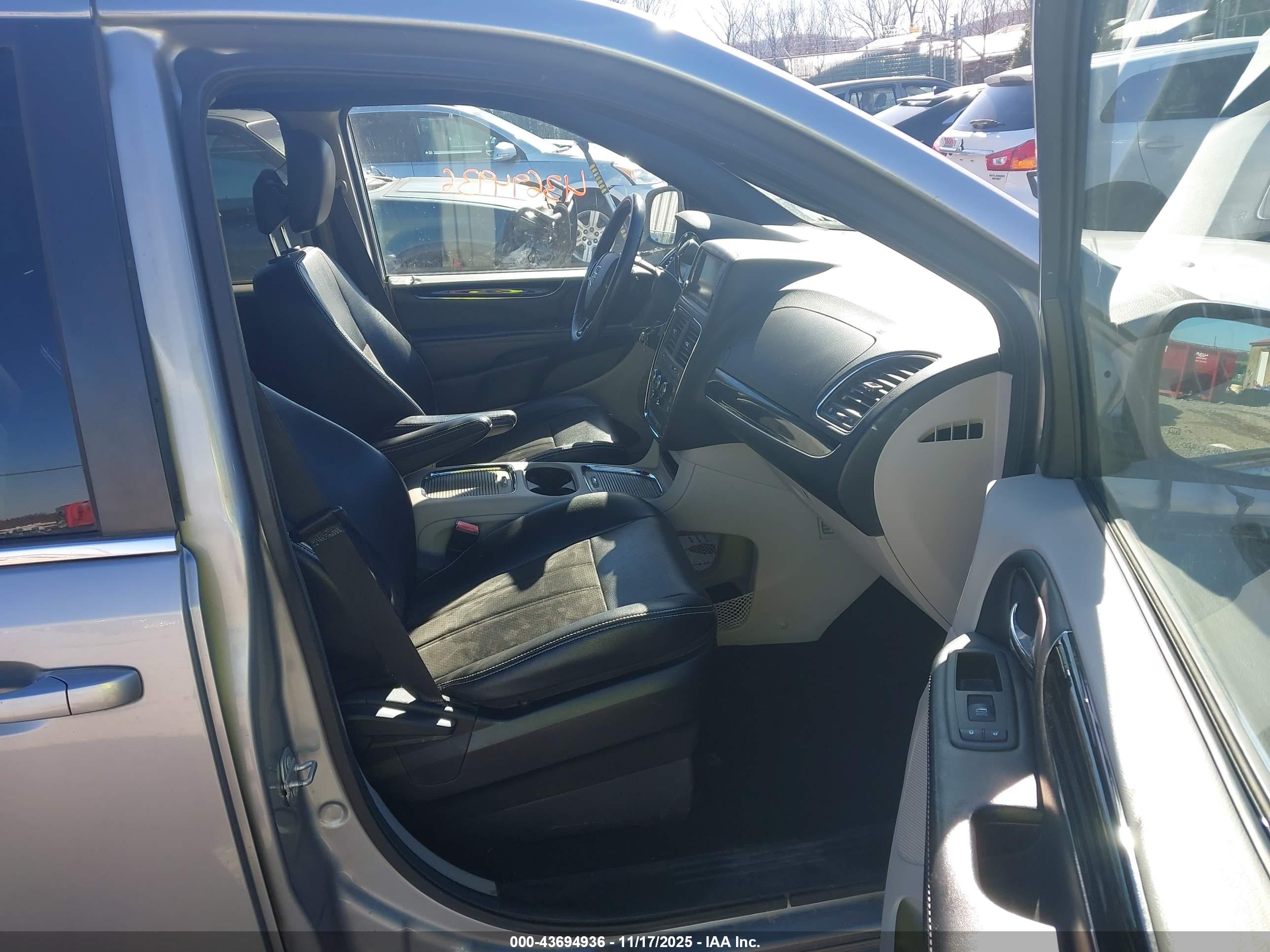 DODGE GRAND image 5