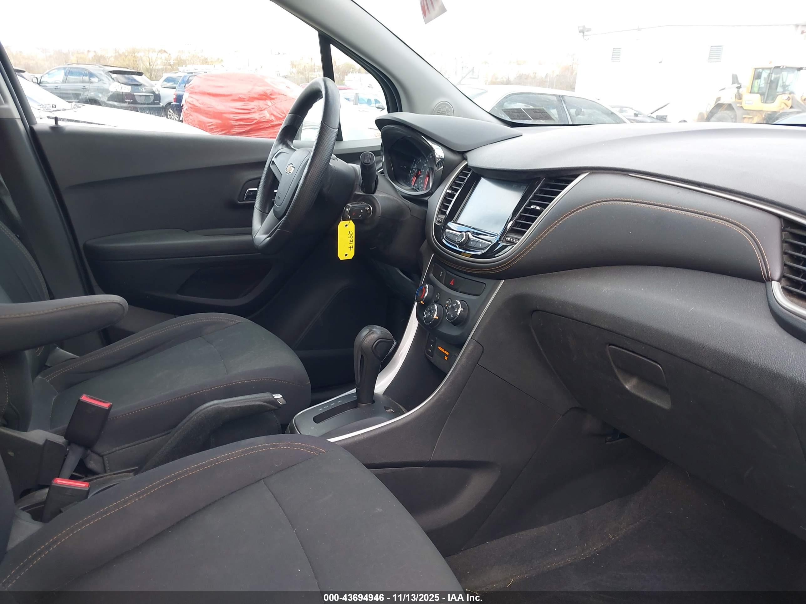 CHEVROLET TRAX image 5