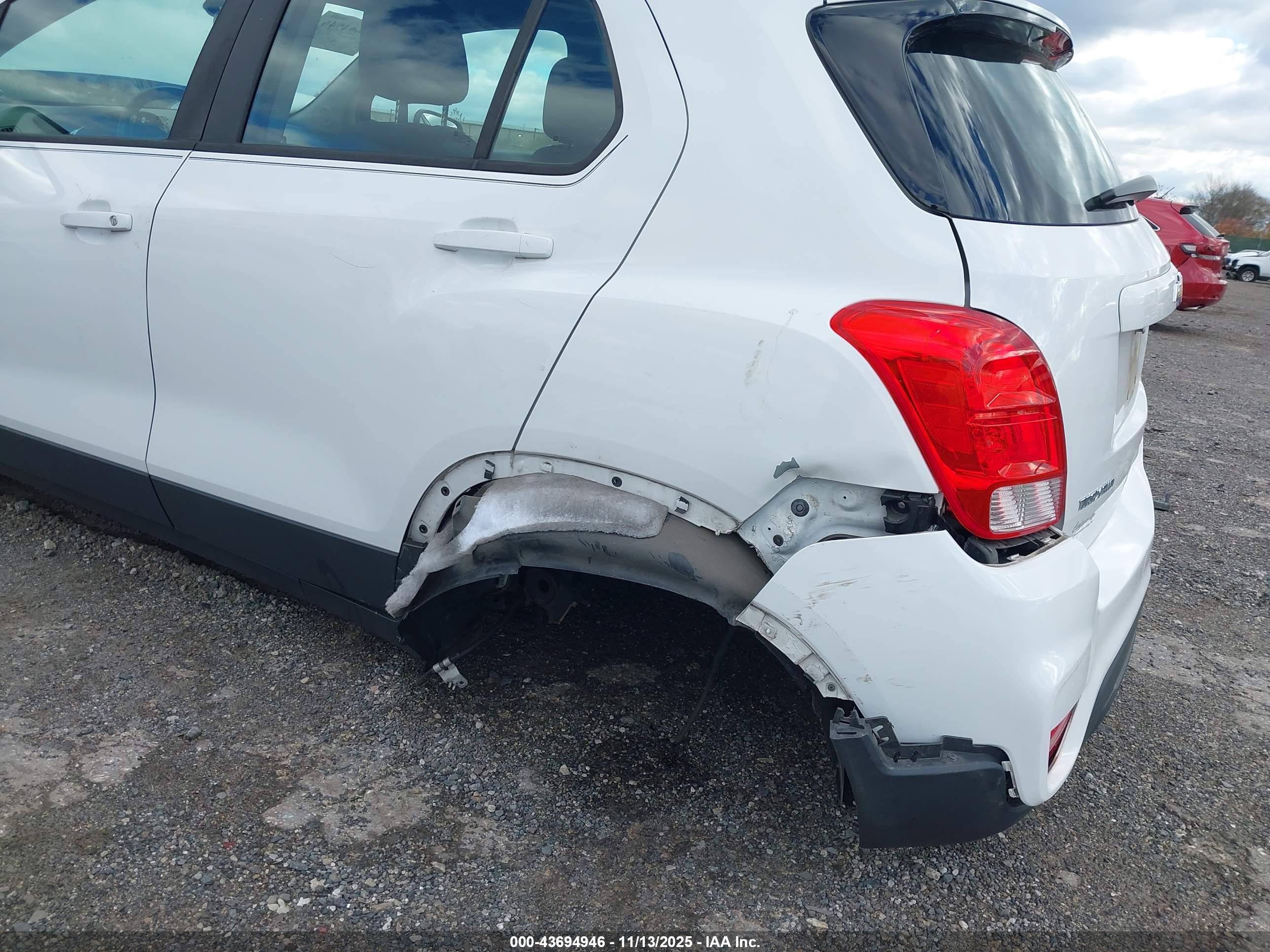 CHEVROLET TRAX image 6