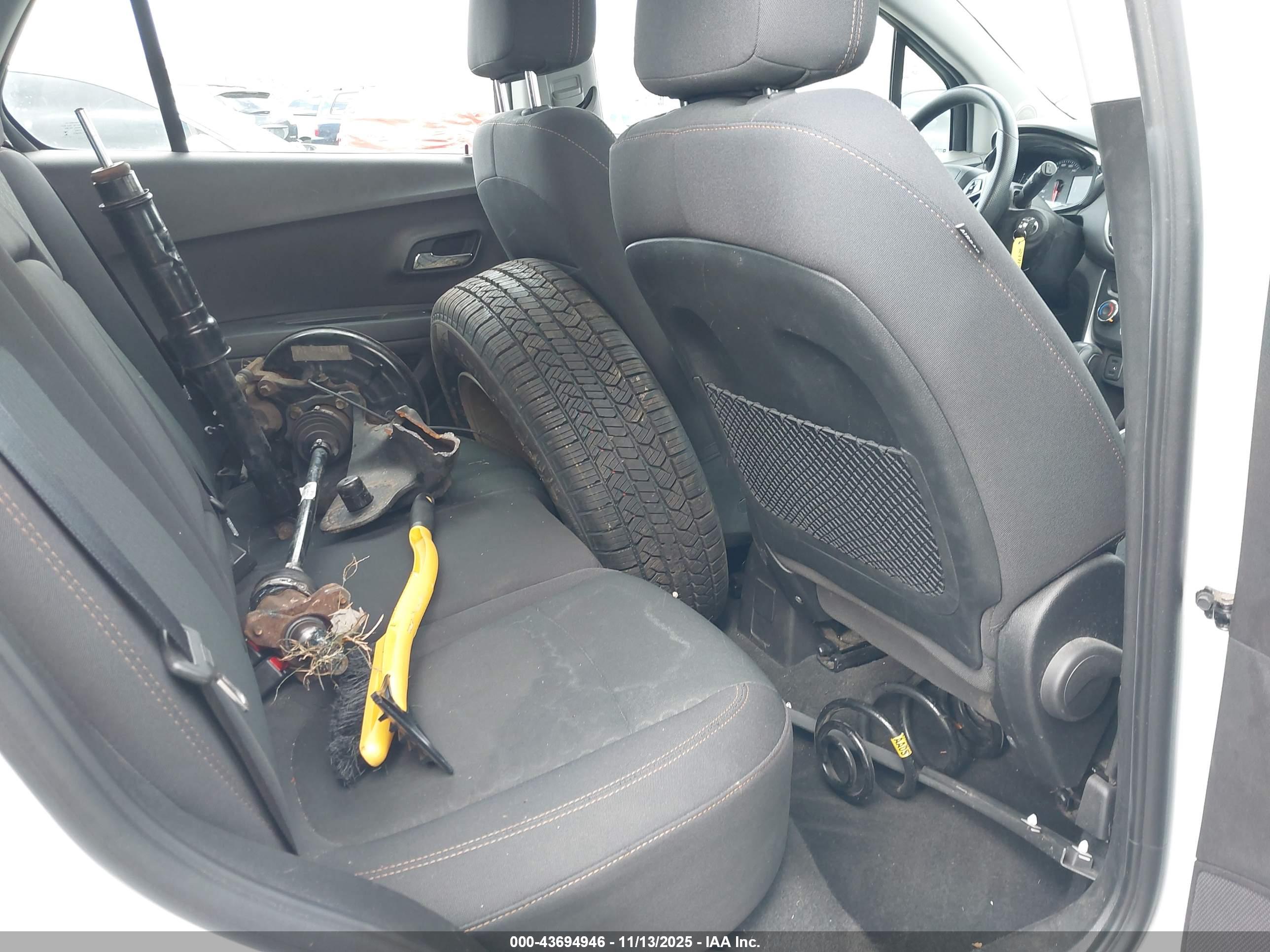 CHEVROLET TRAX image 8