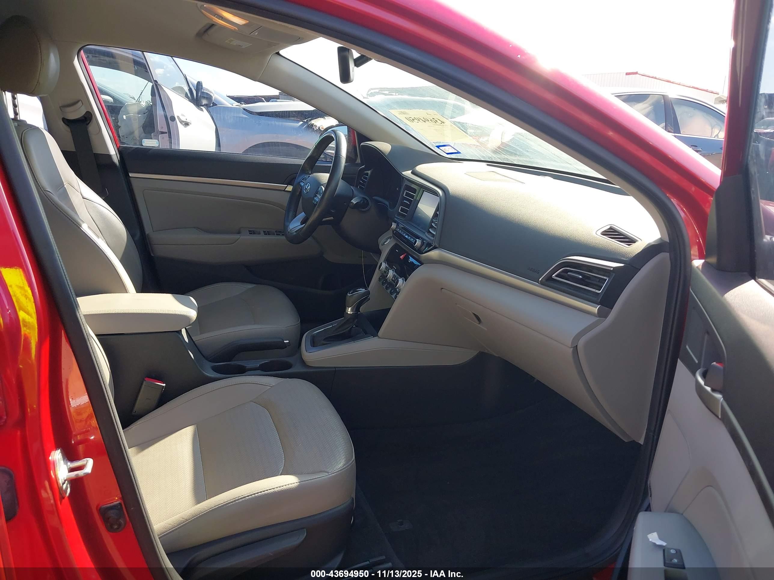 HYUNDAI ELANTRA image 5