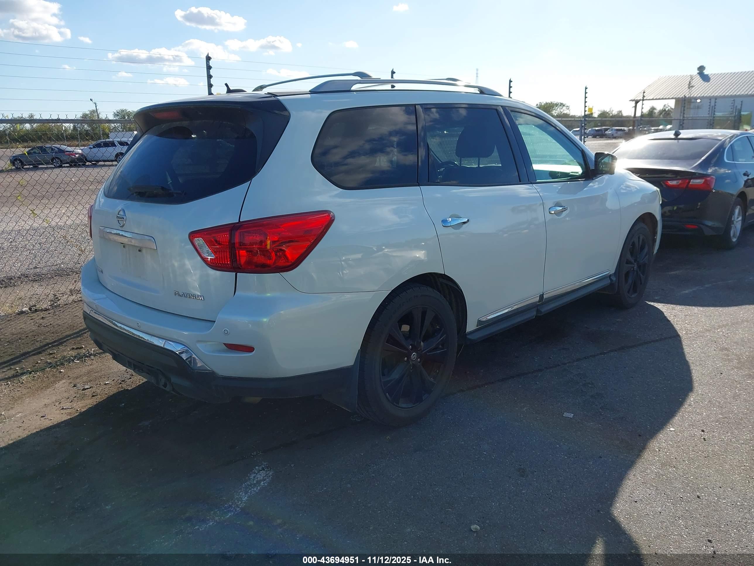 NISSAN PATHFINDER image 4